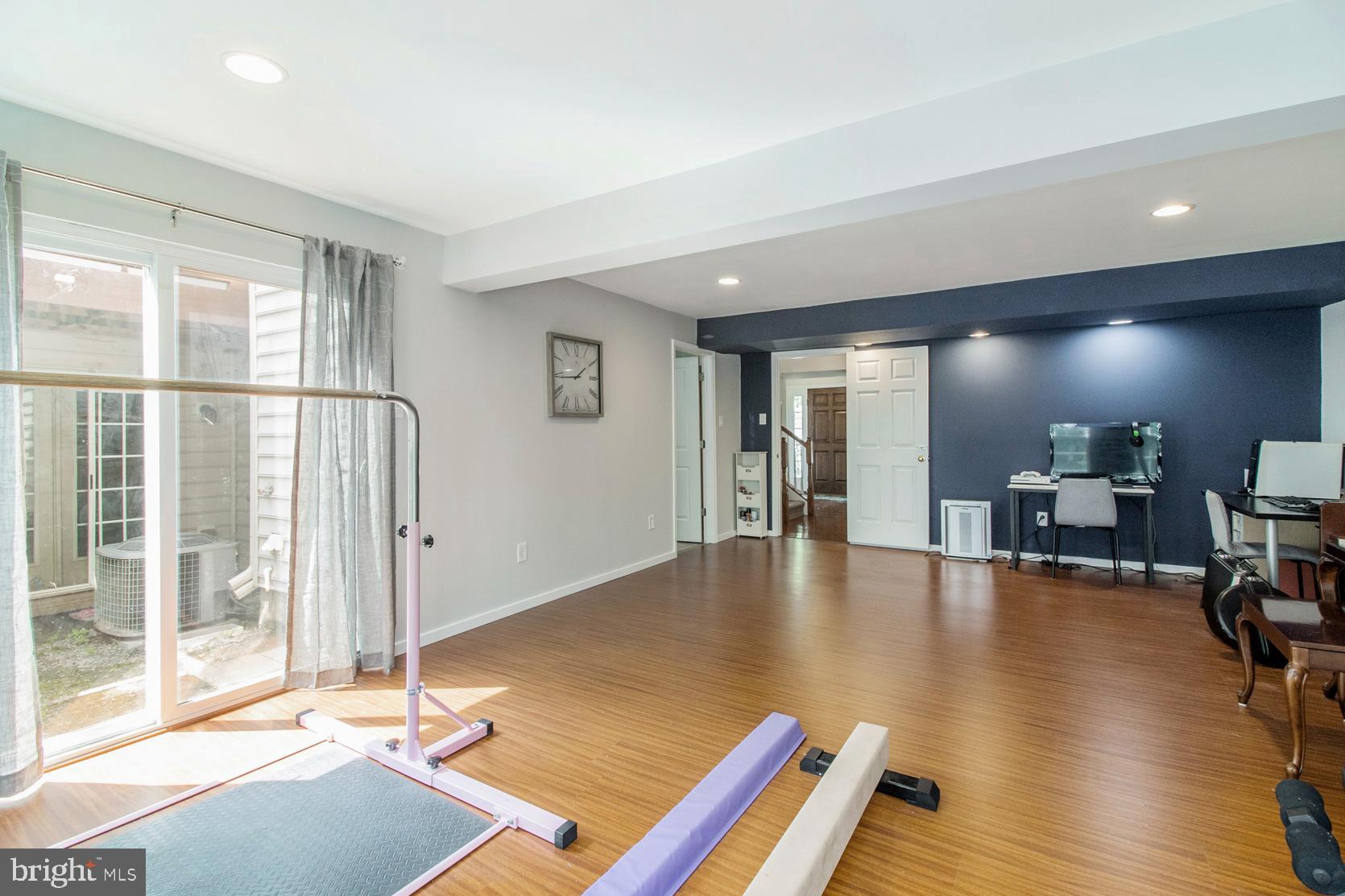 DEVON COURT - Residential Lease