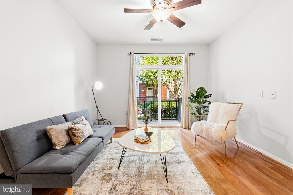 Photo of 2665 Prosperity Avenue #105, FAIRFAX, VA 22031 (MLS # VAFX2311948)