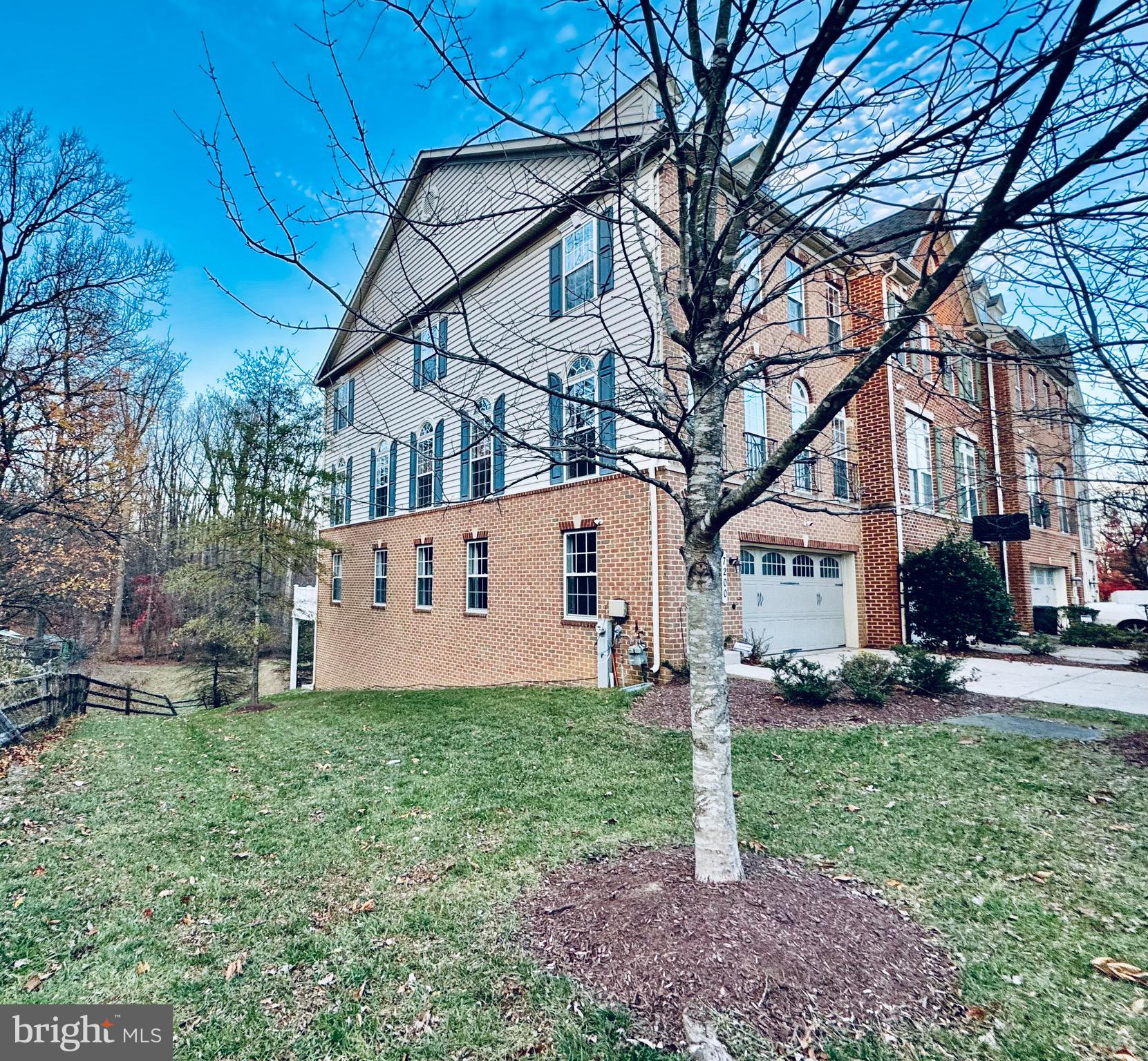 7200 ARCHSINE LANE