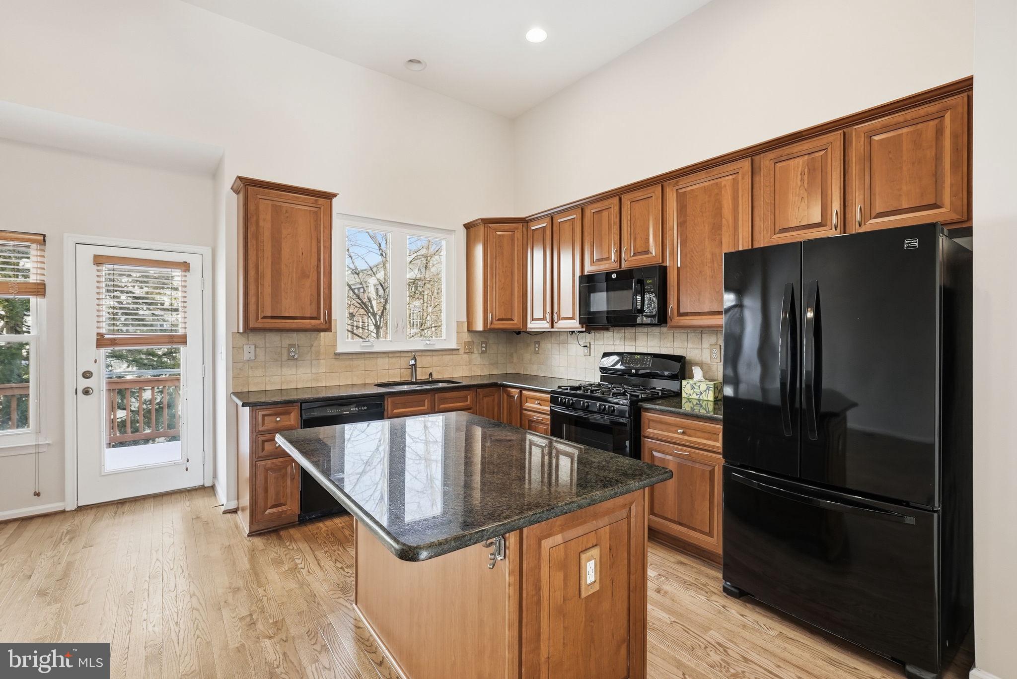 2542 JAMES MONROE CIRCLE