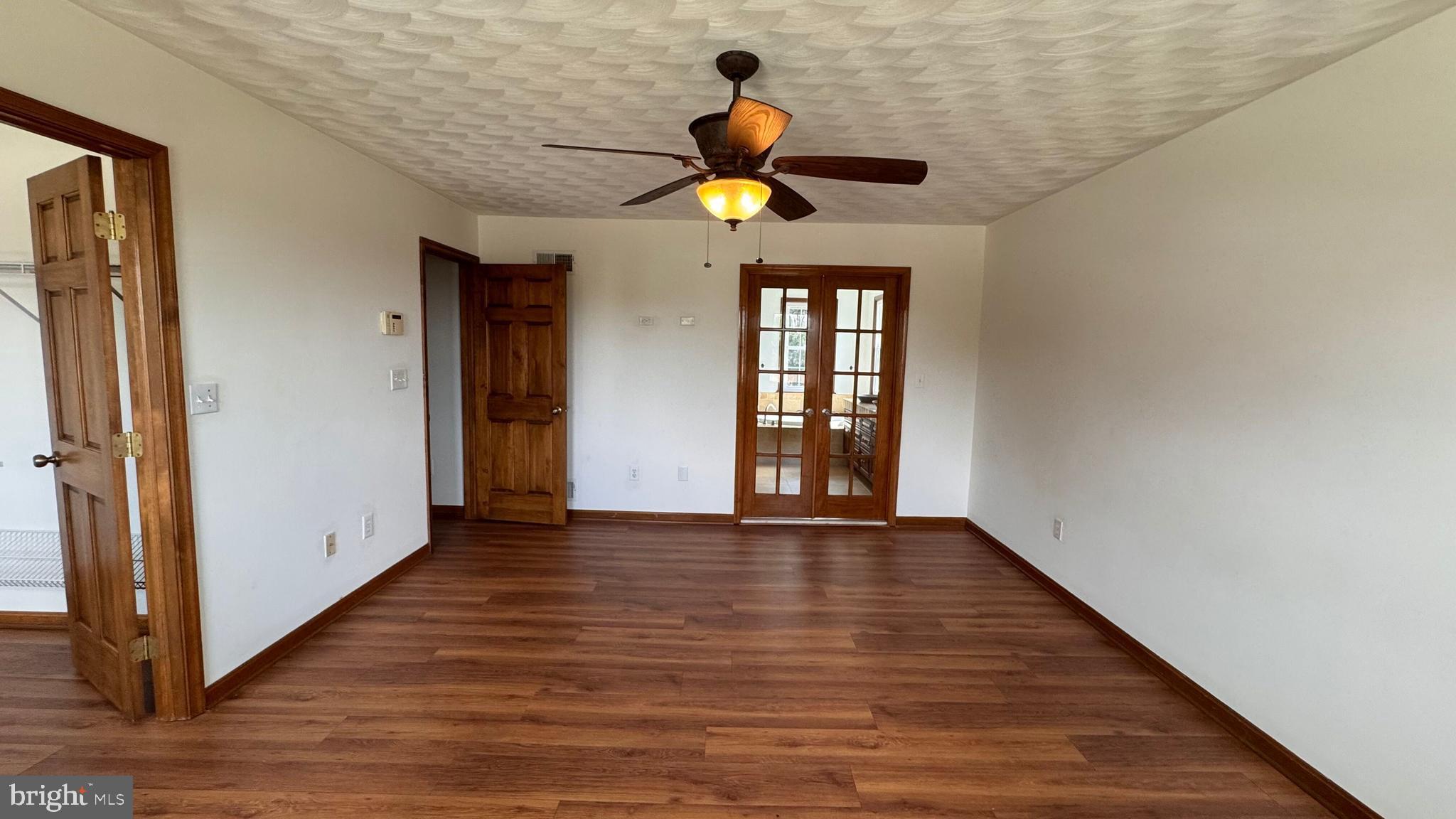 HALL ESTATES II - Residential