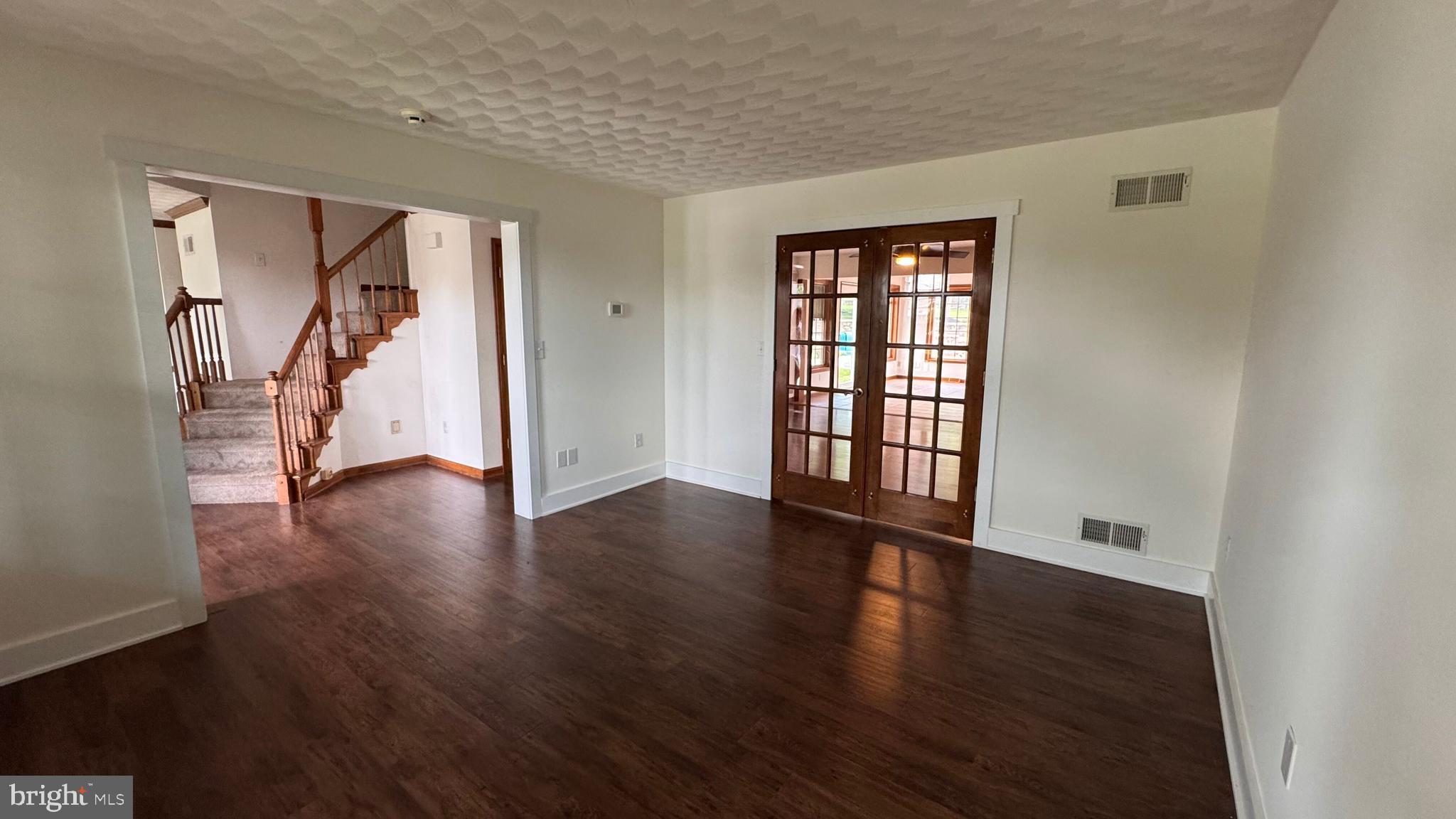 HALL ESTATES II - Residential