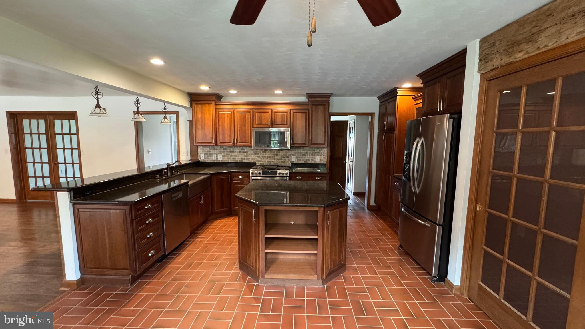 HALL ESTATES II - Residential