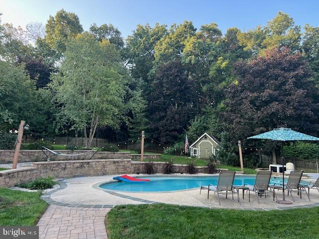 HALL ESTATES II - Residential