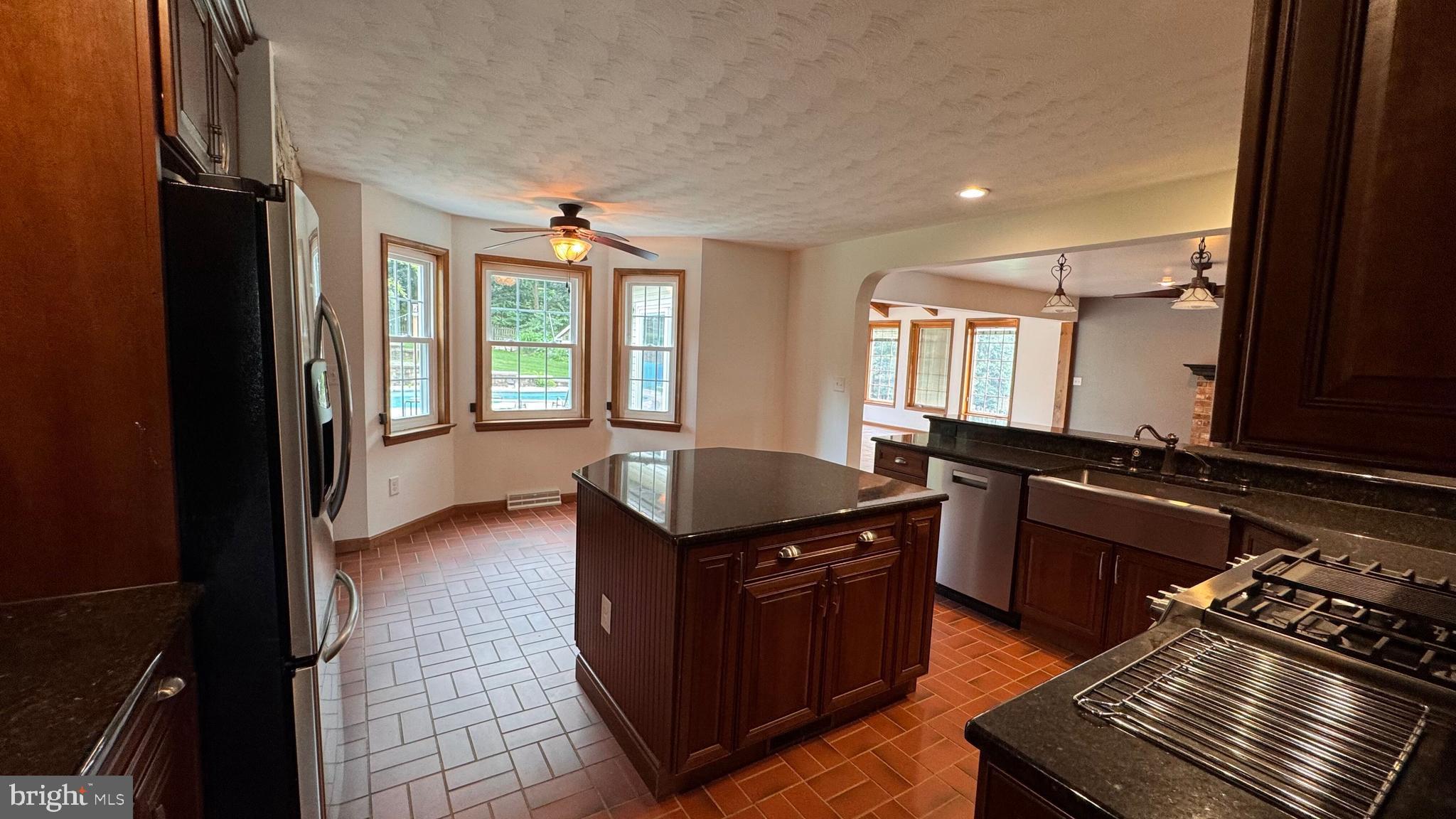 HALL ESTATES II - Residential