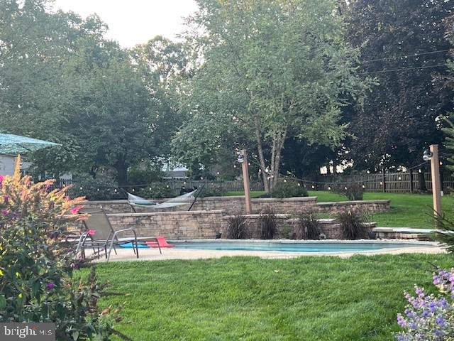 HALL ESTATES II - Residential