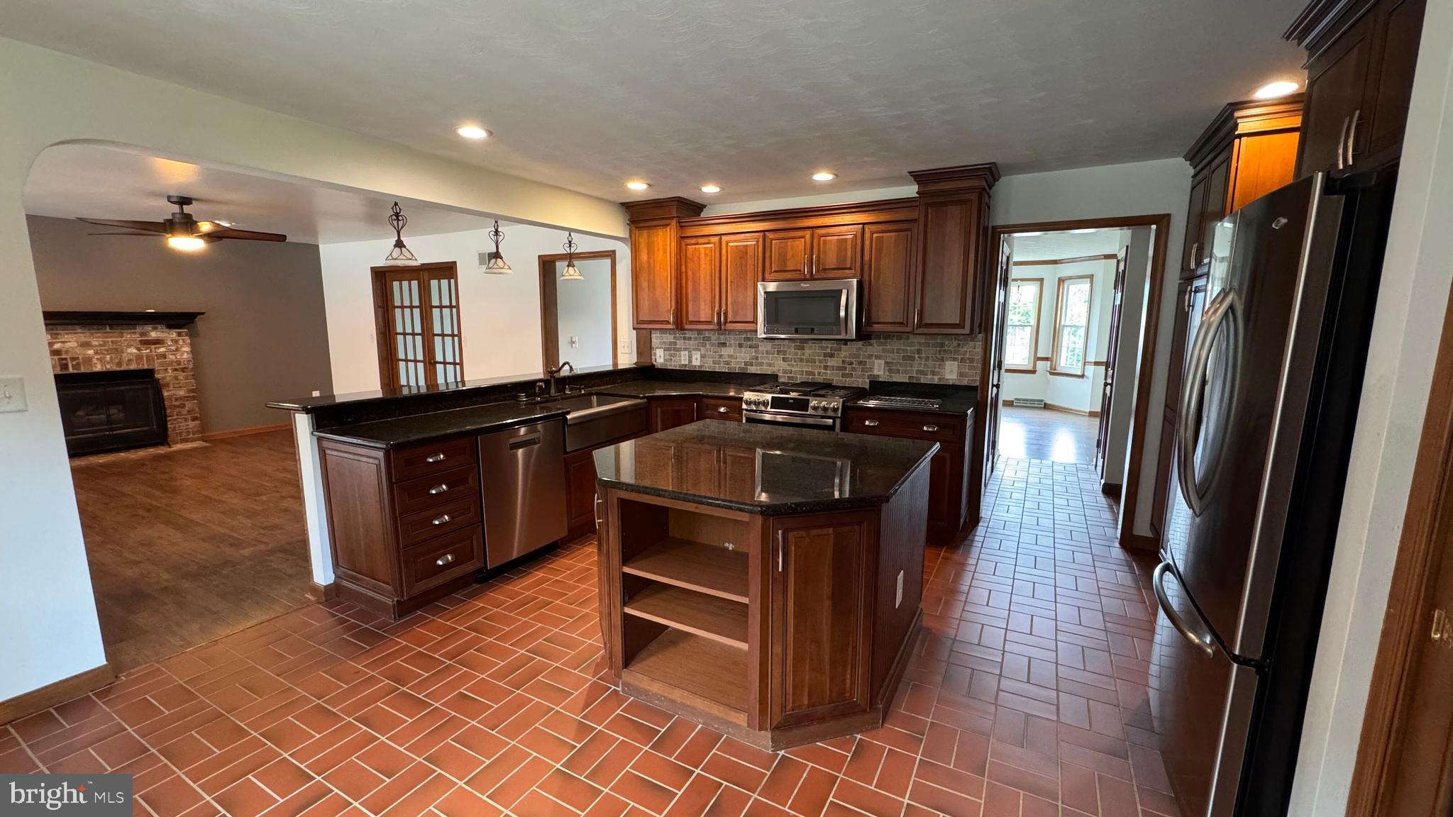 HALL ESTATES II - Residential