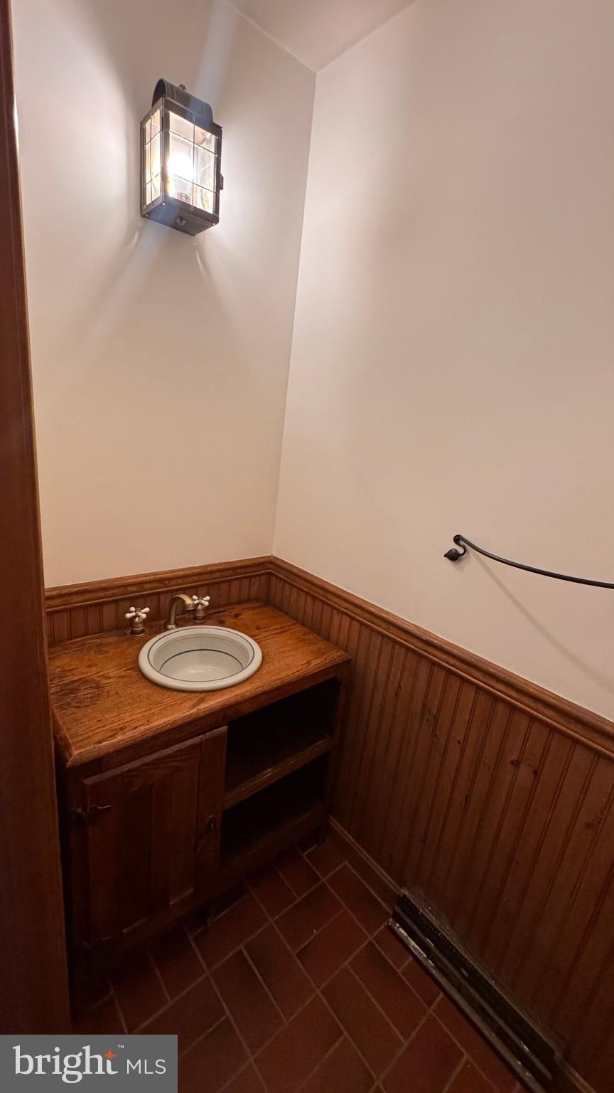 HALL ESTATES II - Residential