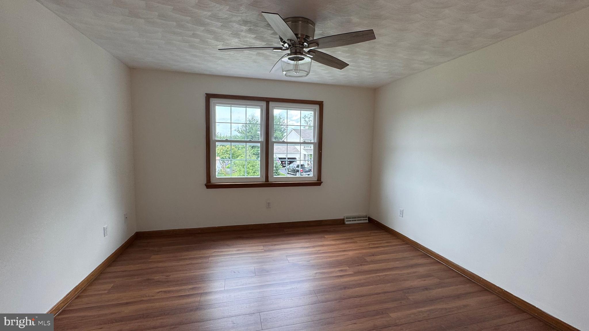 HALL ESTATES II - Residential