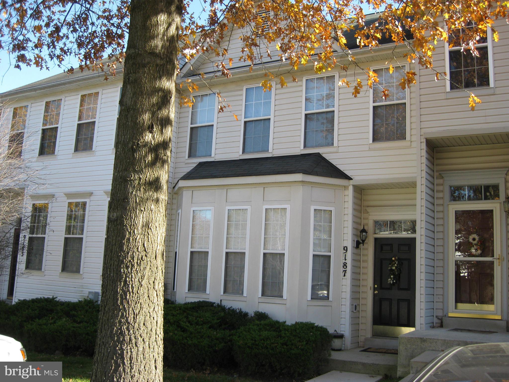 3 beds, 2.5 baths. 3 levels. Eat in kit w/granite, breakfast bar/island, gas stove, micro, icemaker. Separate dining rm & living rm. Lower lvl family rm w/corner stone fireplace. Master bedrm w/vaulted ceiling, 2 closets, full bath. Deck. Washer/dryer in unit. Lawn maintenance included. No smokers, will consider your pet.