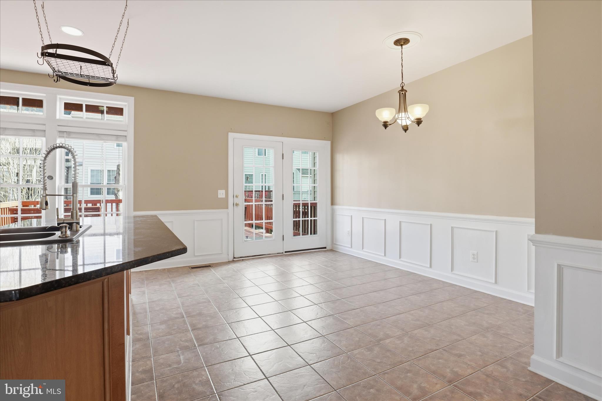 SOUTH RIDING - Residential Lease