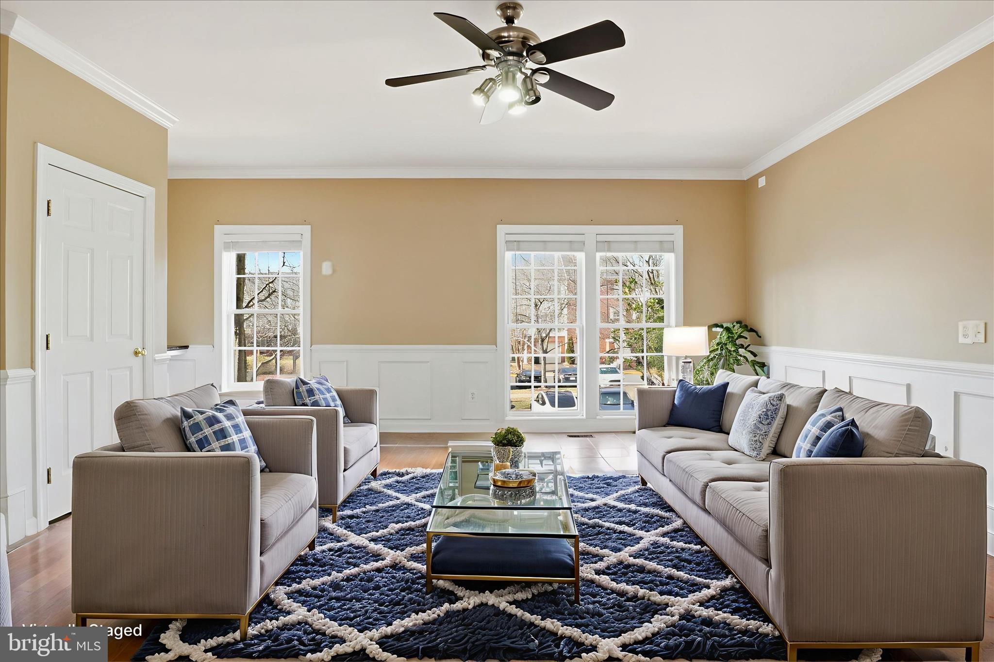 SOUTH RIDING - Residential Lease