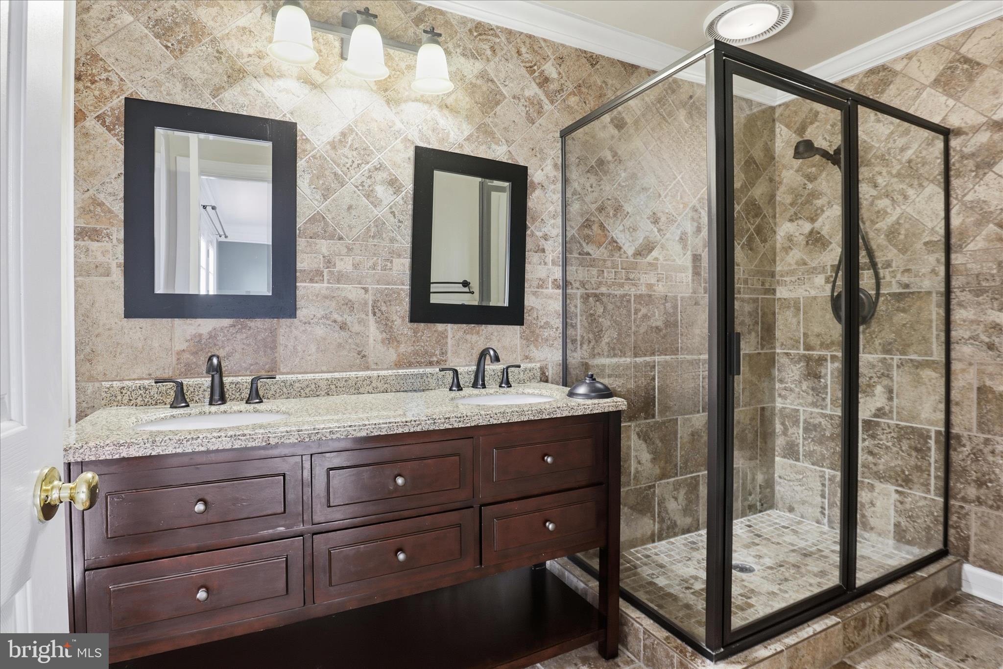 SOUTH RIDING - Residential Lease