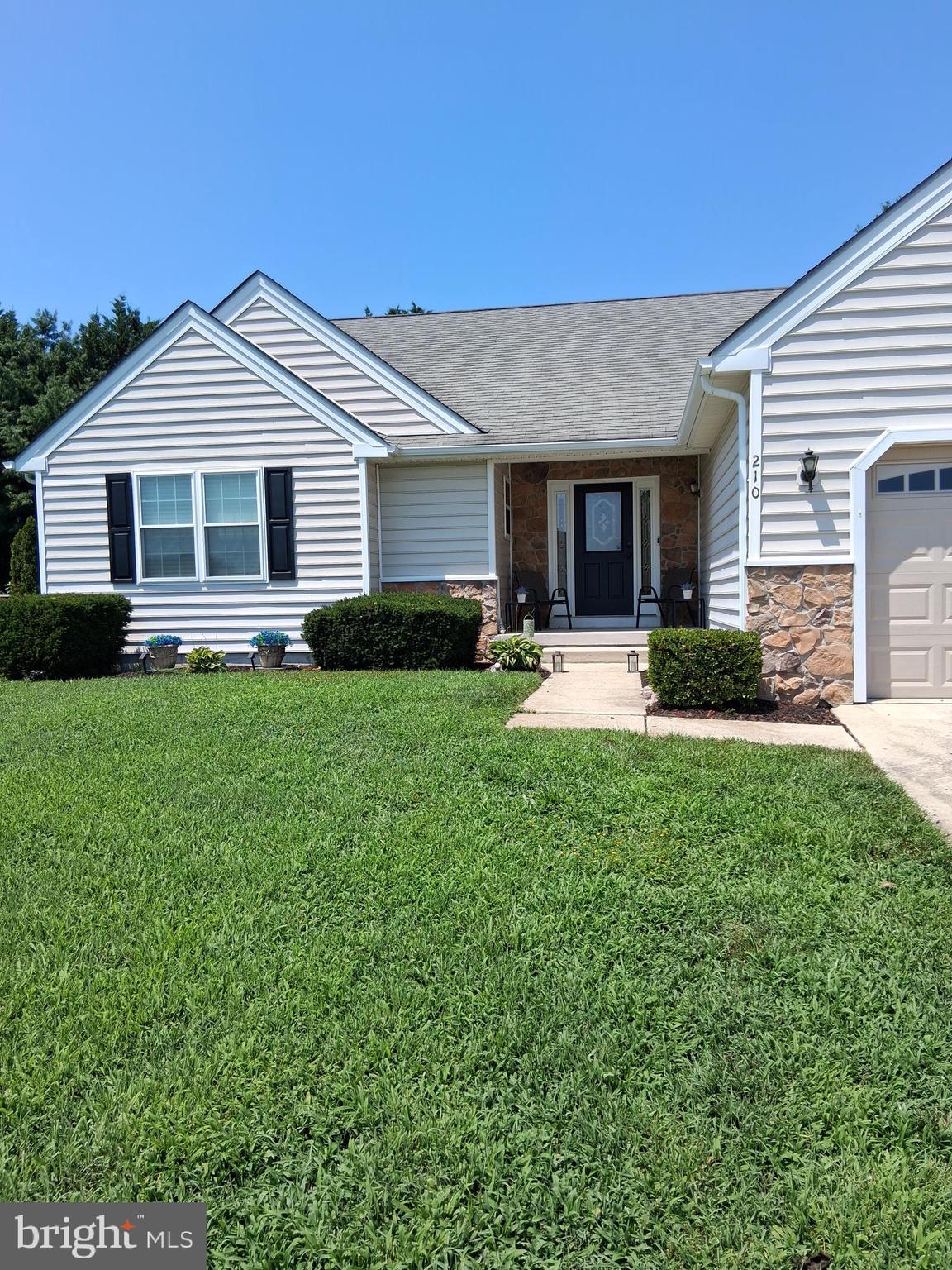 210 S LANDING DRIVE