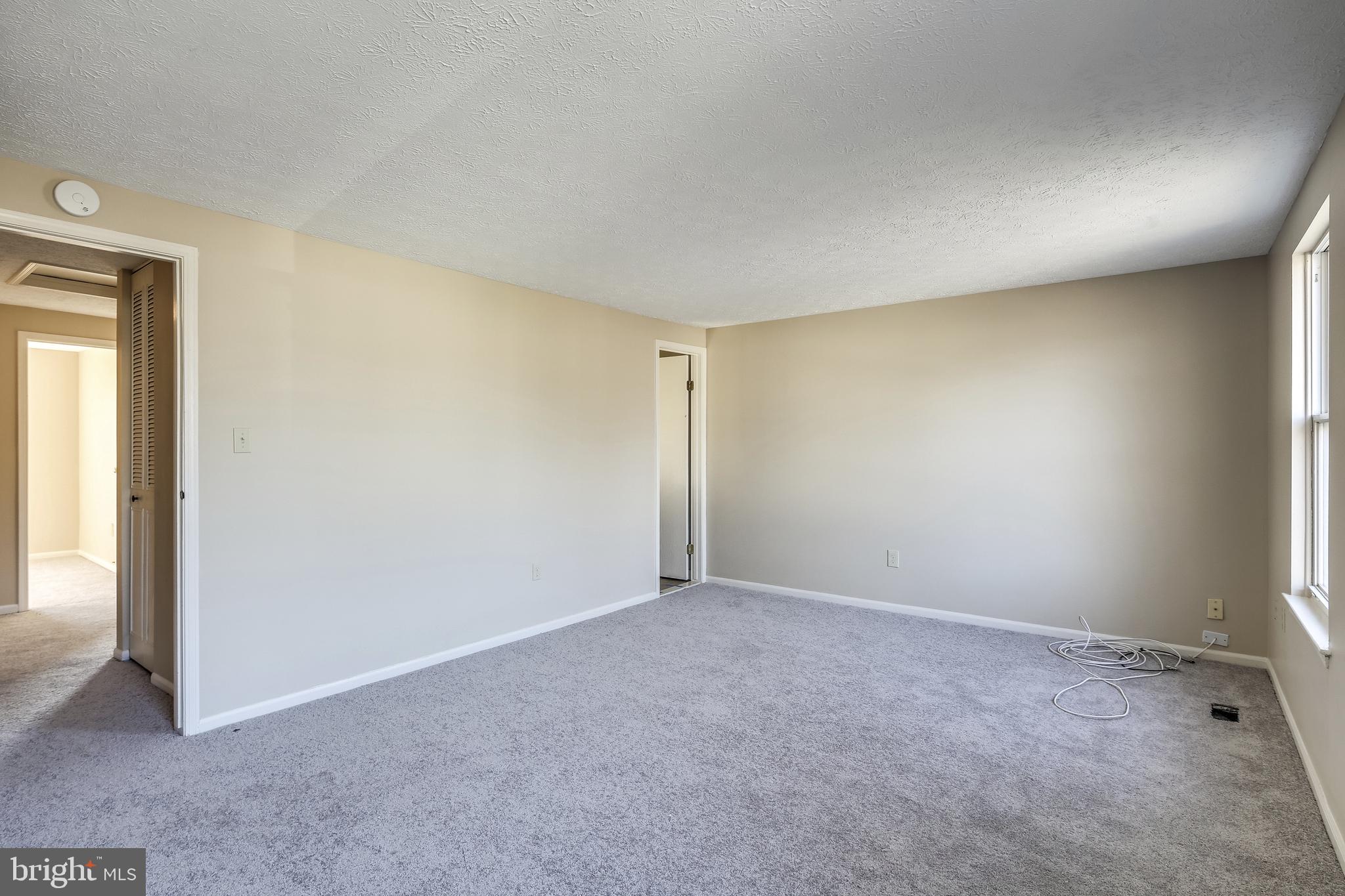 OUTSTANDING END OF GROUP TH AVAILABLE NOW. PERGO FLOORING IN THE KITCHEN AND FOYER, FAIRLY NEW CARPET IN ENTIRE HOUSE. NEUTRAL PAINT THROUGHOUT ENTIRE HOME. FINISHED LOWER LEVEL W/LG WINDOW AND DOOR WHICH PROVIDES PLENTY OF LIGHT. AGENT IS FRIENDLY OWNER.