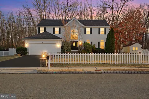 MLS: NJGL2052956
