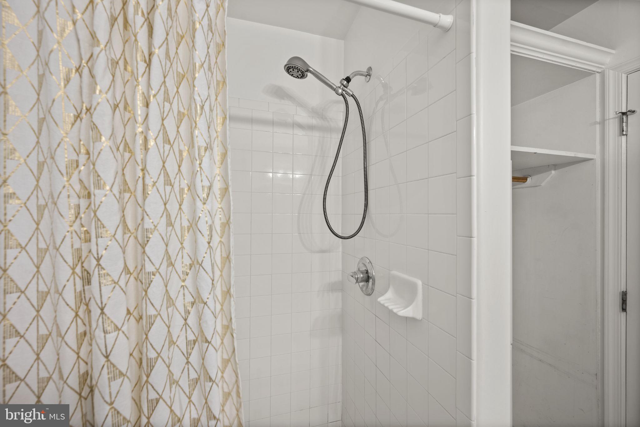 FELLS POINT HISTORIC DISTRICT - Residential Lease