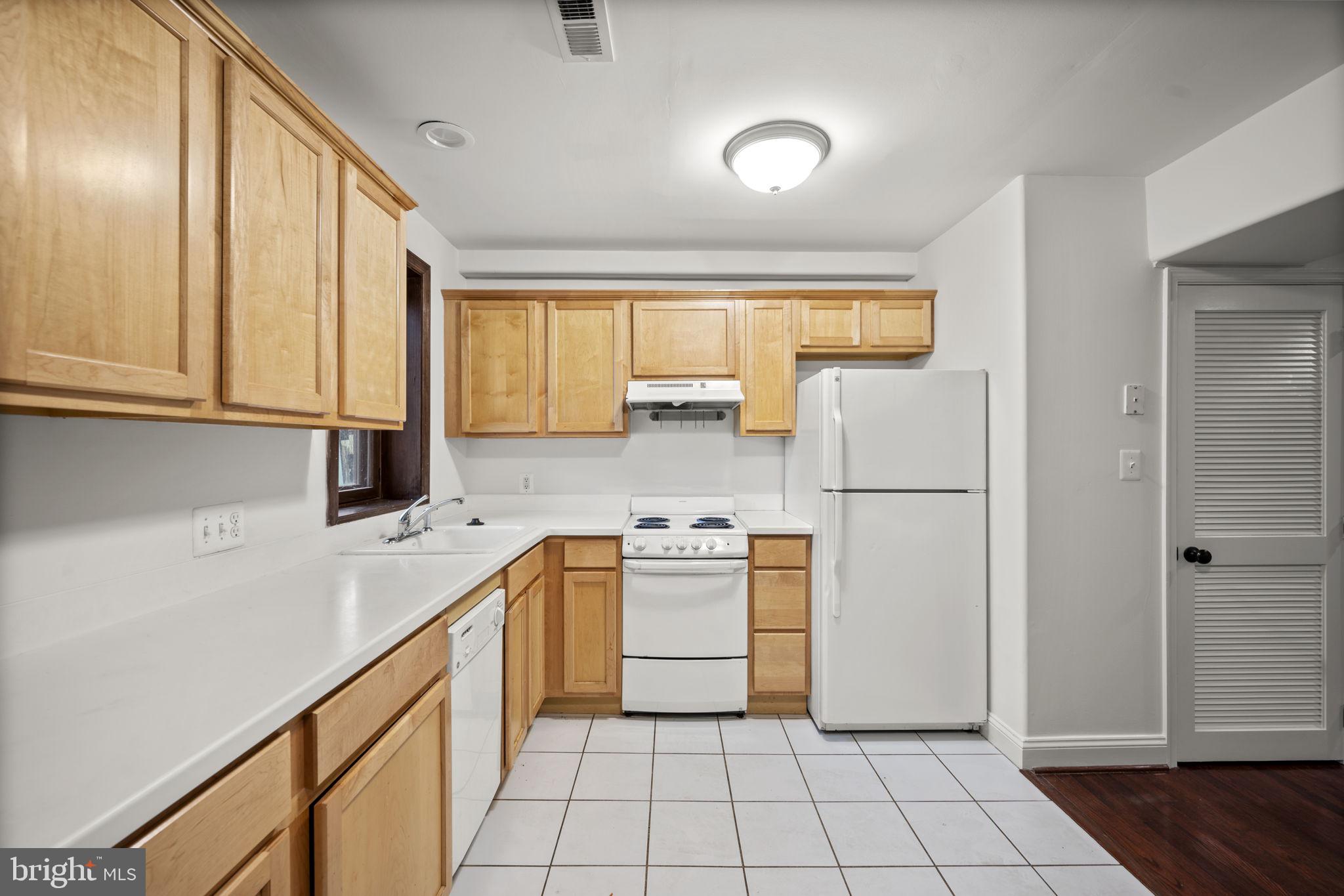 FELLS POINT HISTORIC DISTRICT - Residential Lease