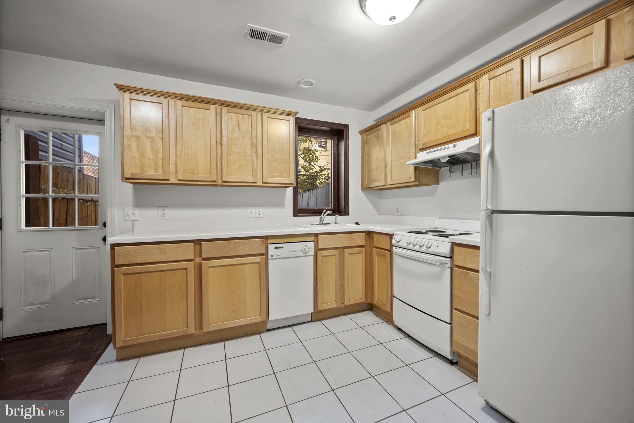 FELLS POINT HISTORIC DISTRICT - Residential Lease