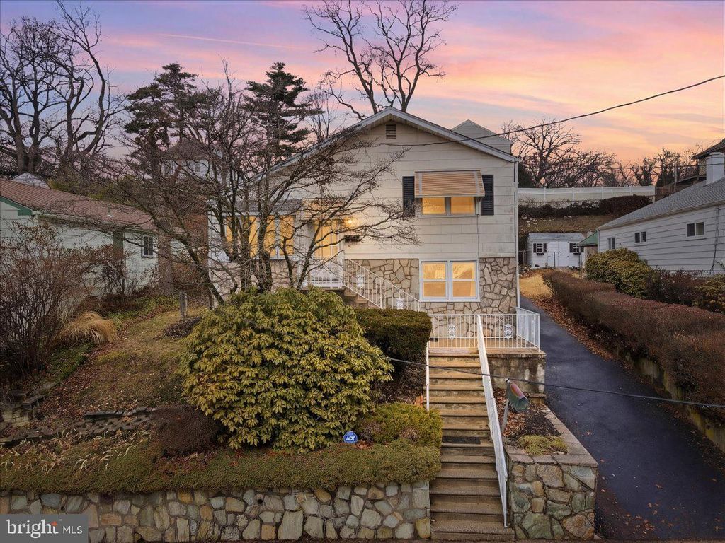 Photo of 152 Egerton Avenue, GLENSIDE, PA 19038 (MLS # PAMC2169720)