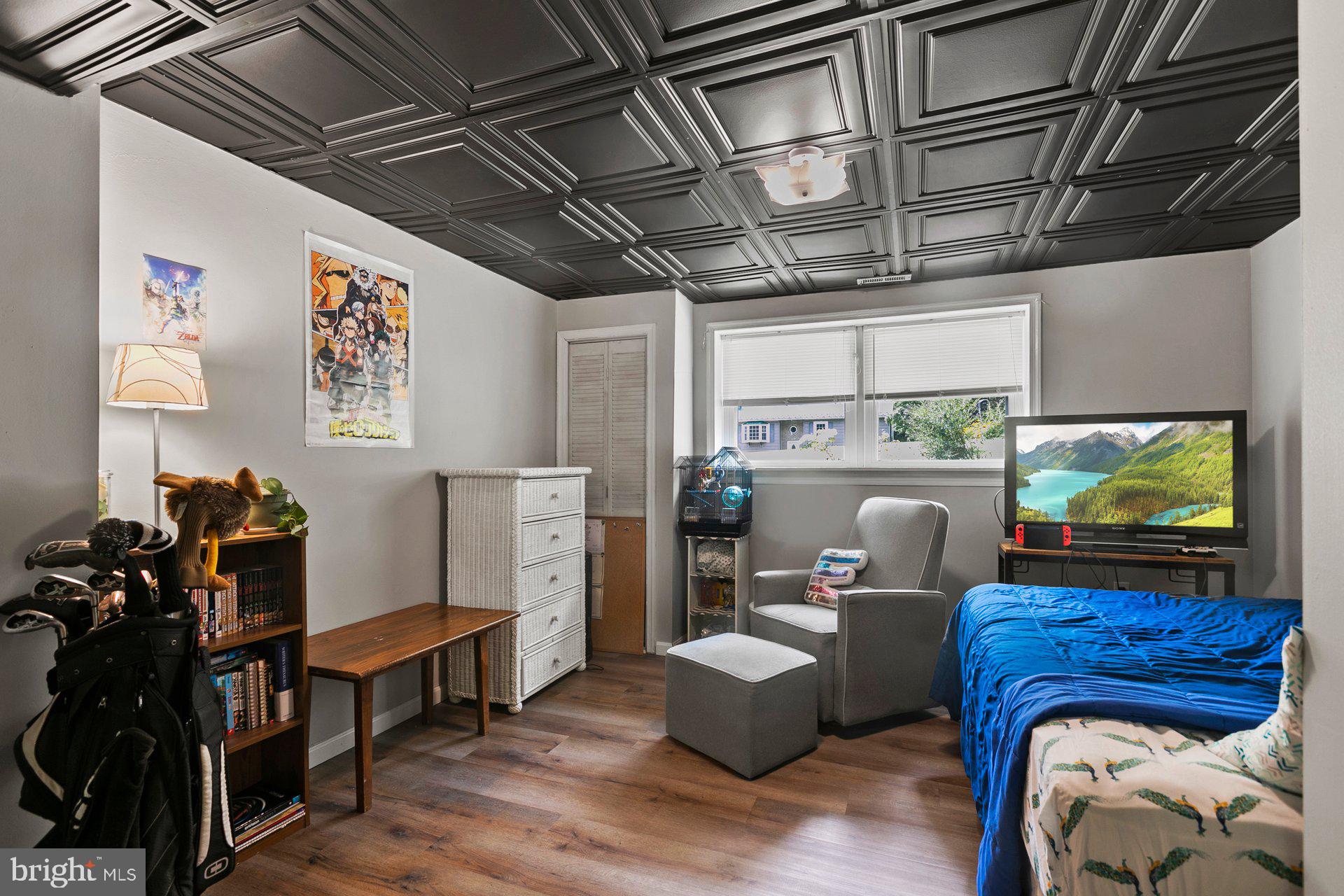 COUNTRY LAKES - Residential