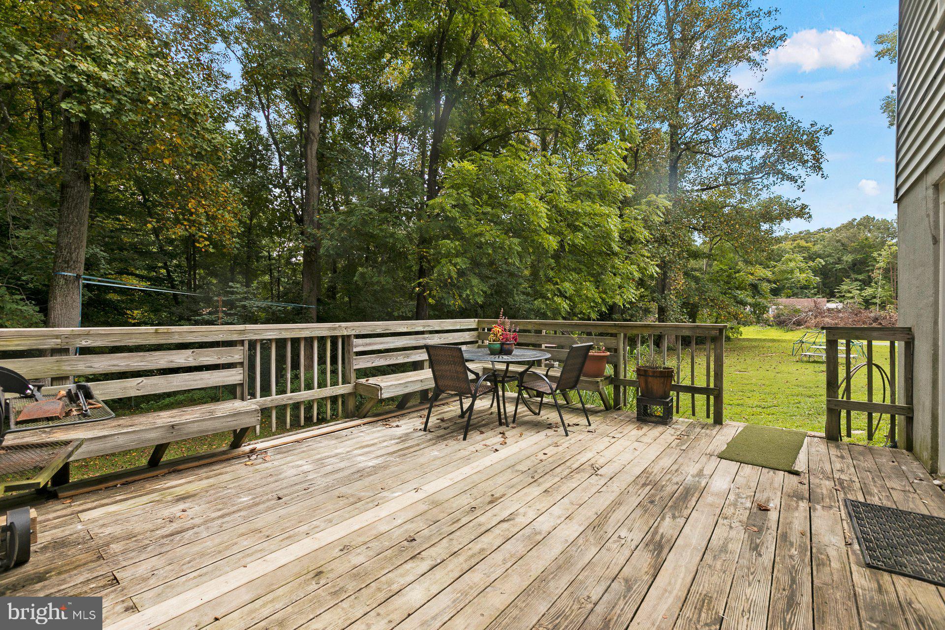 COUNTRY LAKES - Residential