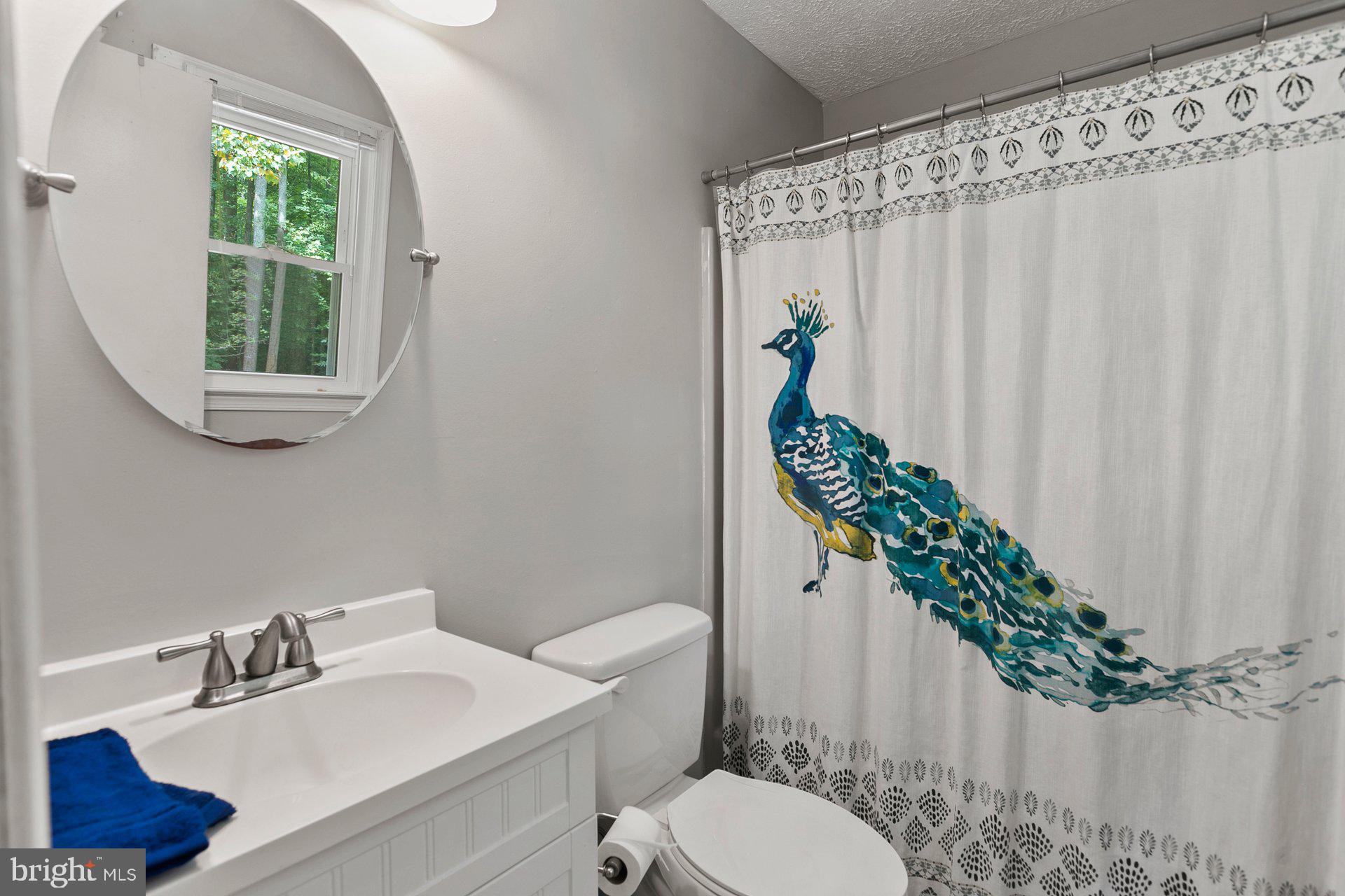 COUNTRY LAKES - Residential