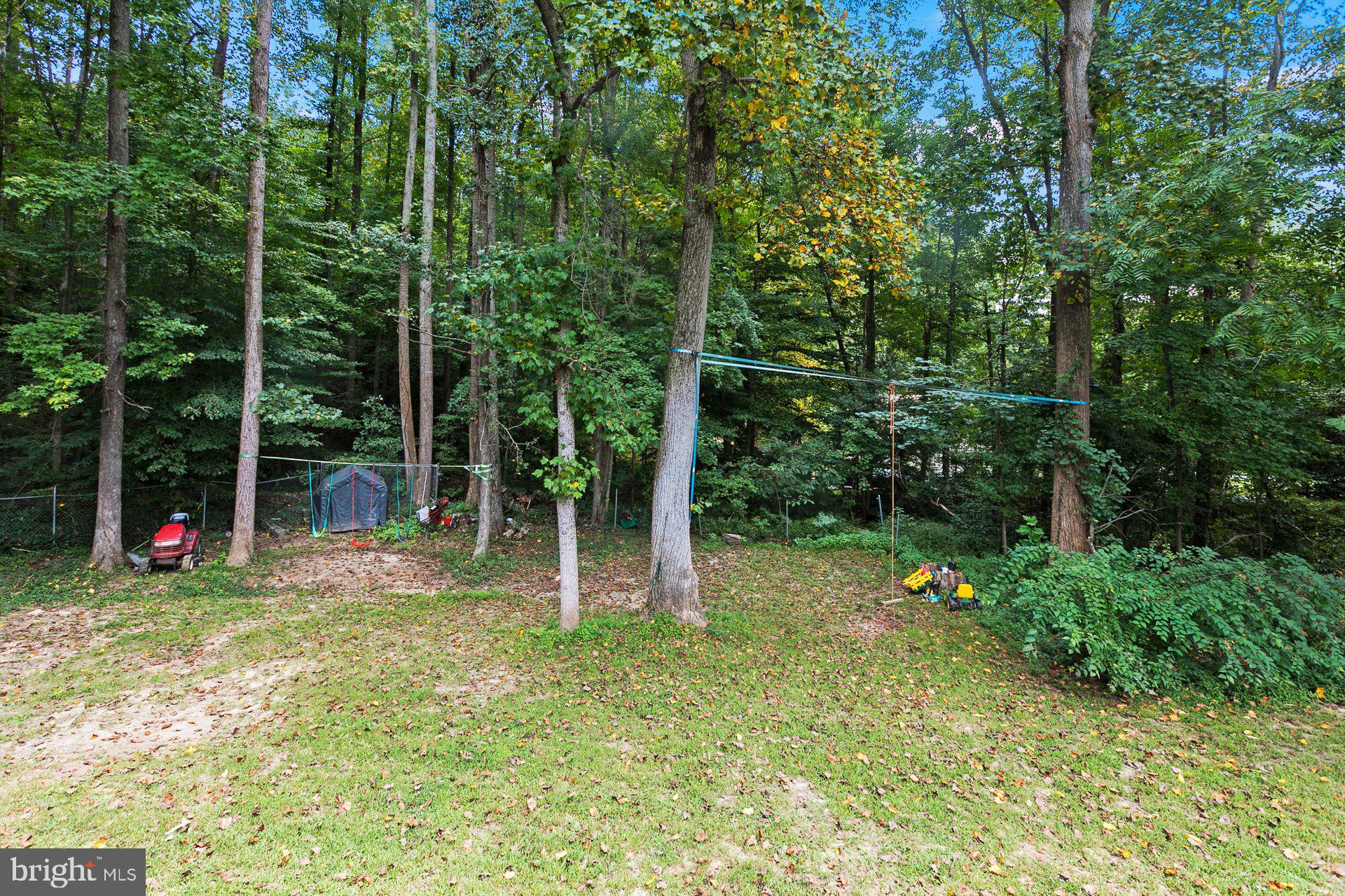 COUNTRY LAKES - Residential