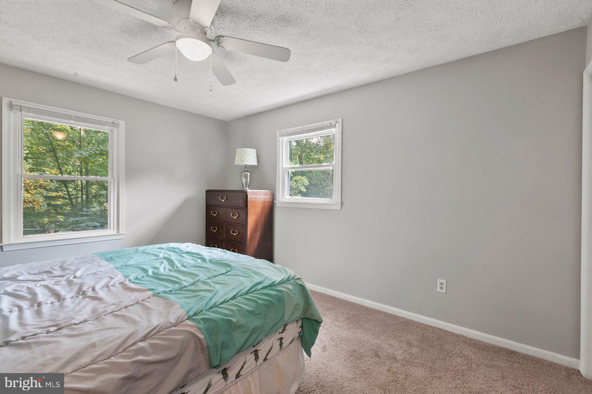 COUNTRY LAKES - Residential