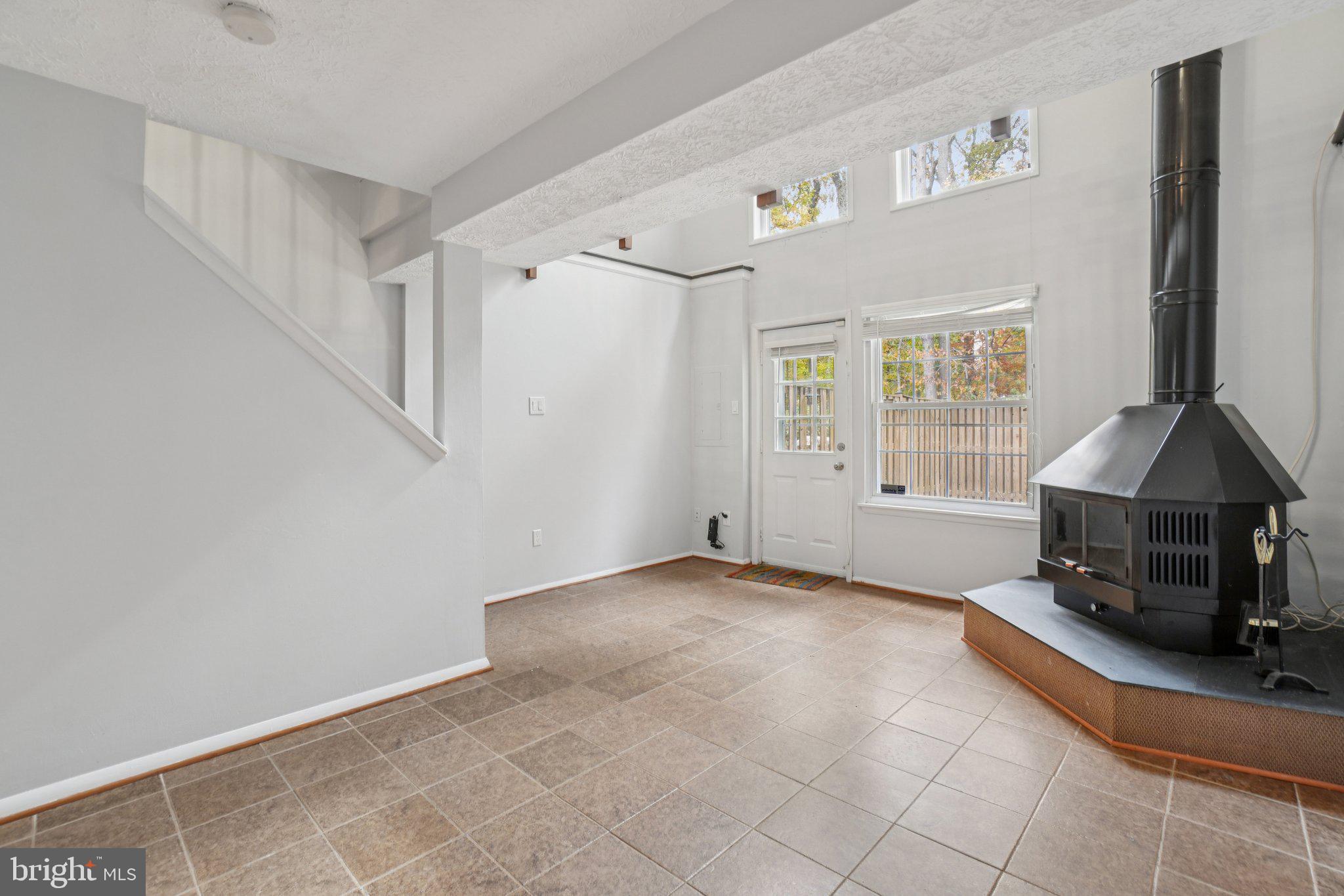 NEWINGTON FOREST - Residential Lease