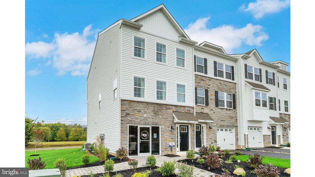 Photo of 119 Bell Court, SELLERSVILLE, PA 18960 (MLS # PABU2117544)