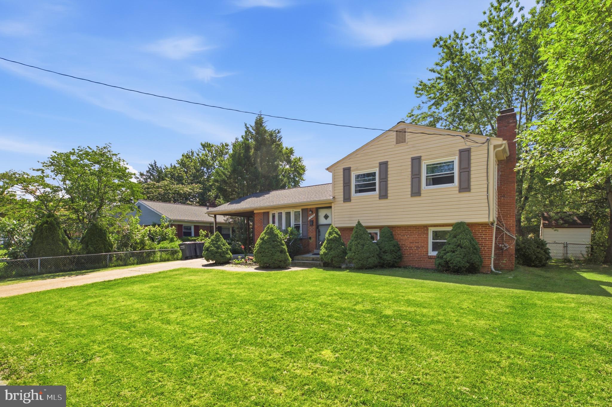 10109 LOMOND DRIVE