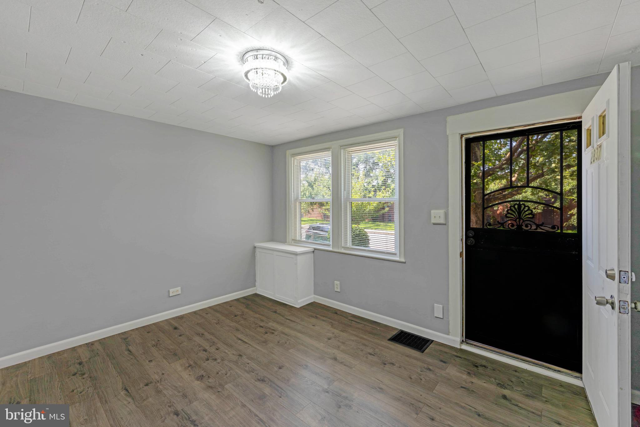 2837 ROUND ROAD