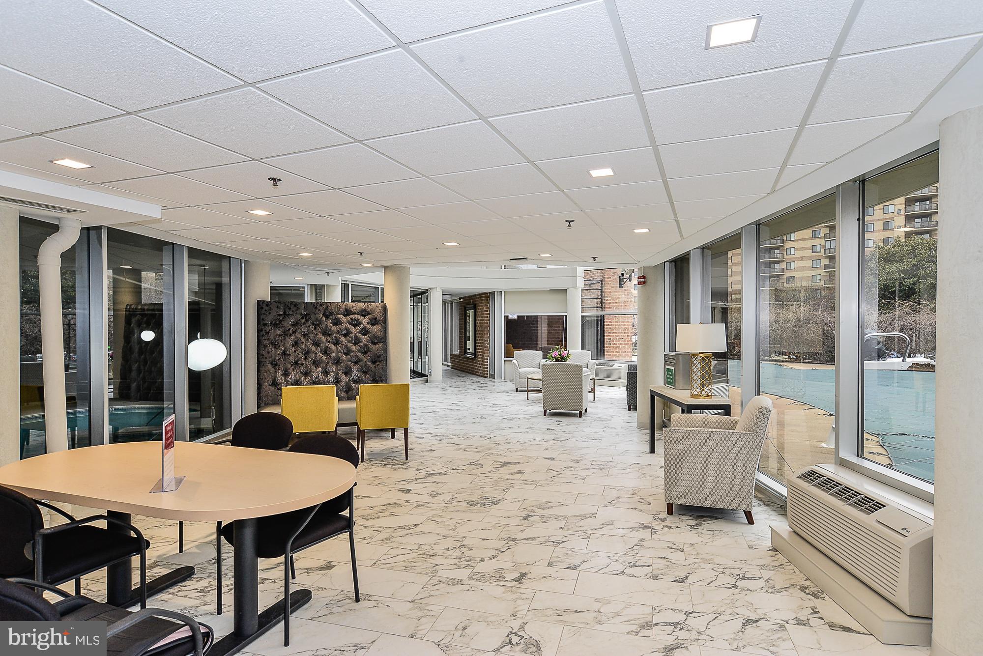 ROTONDA - Residential Lease