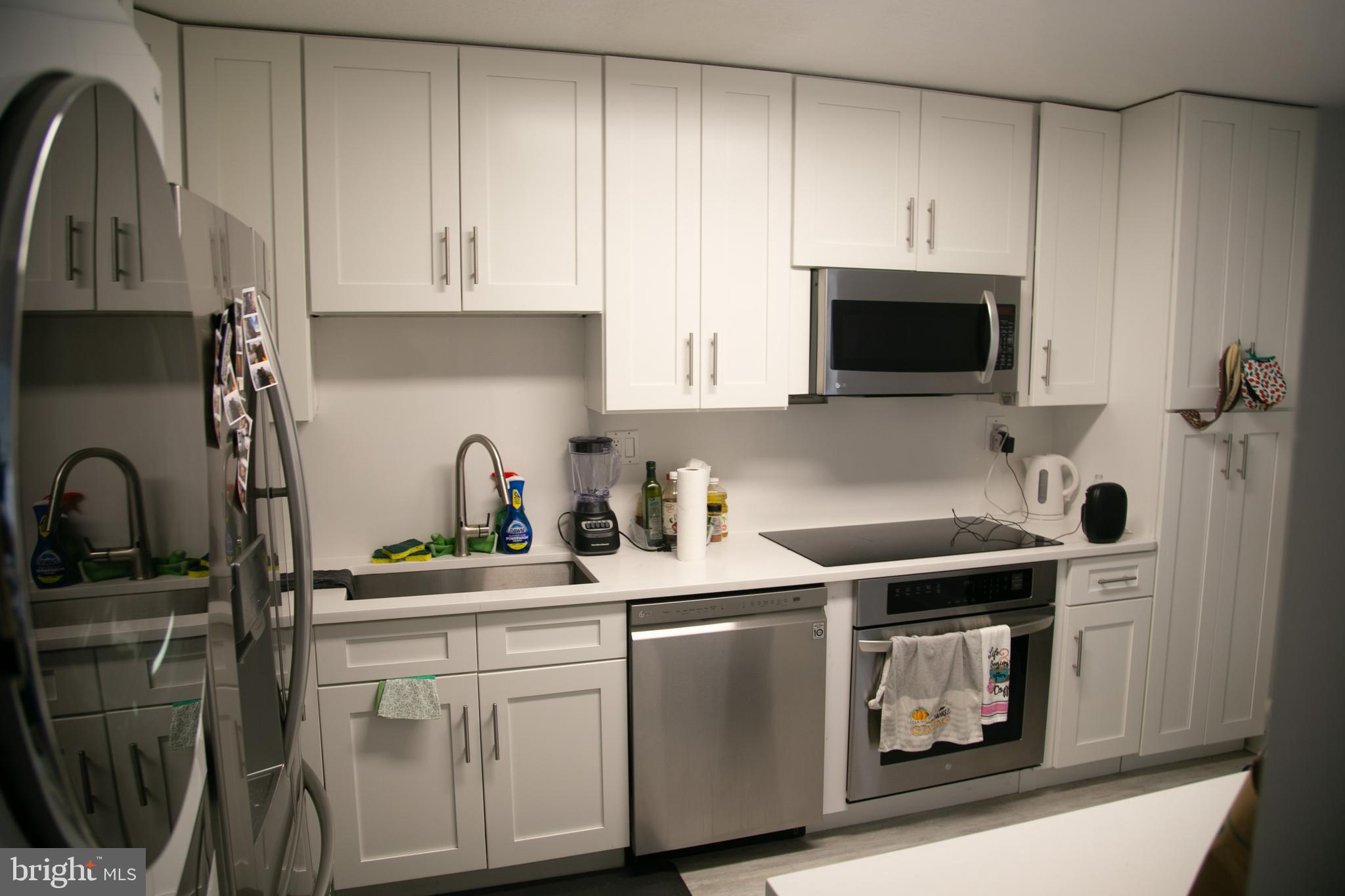 ROTONDA - Residential Lease