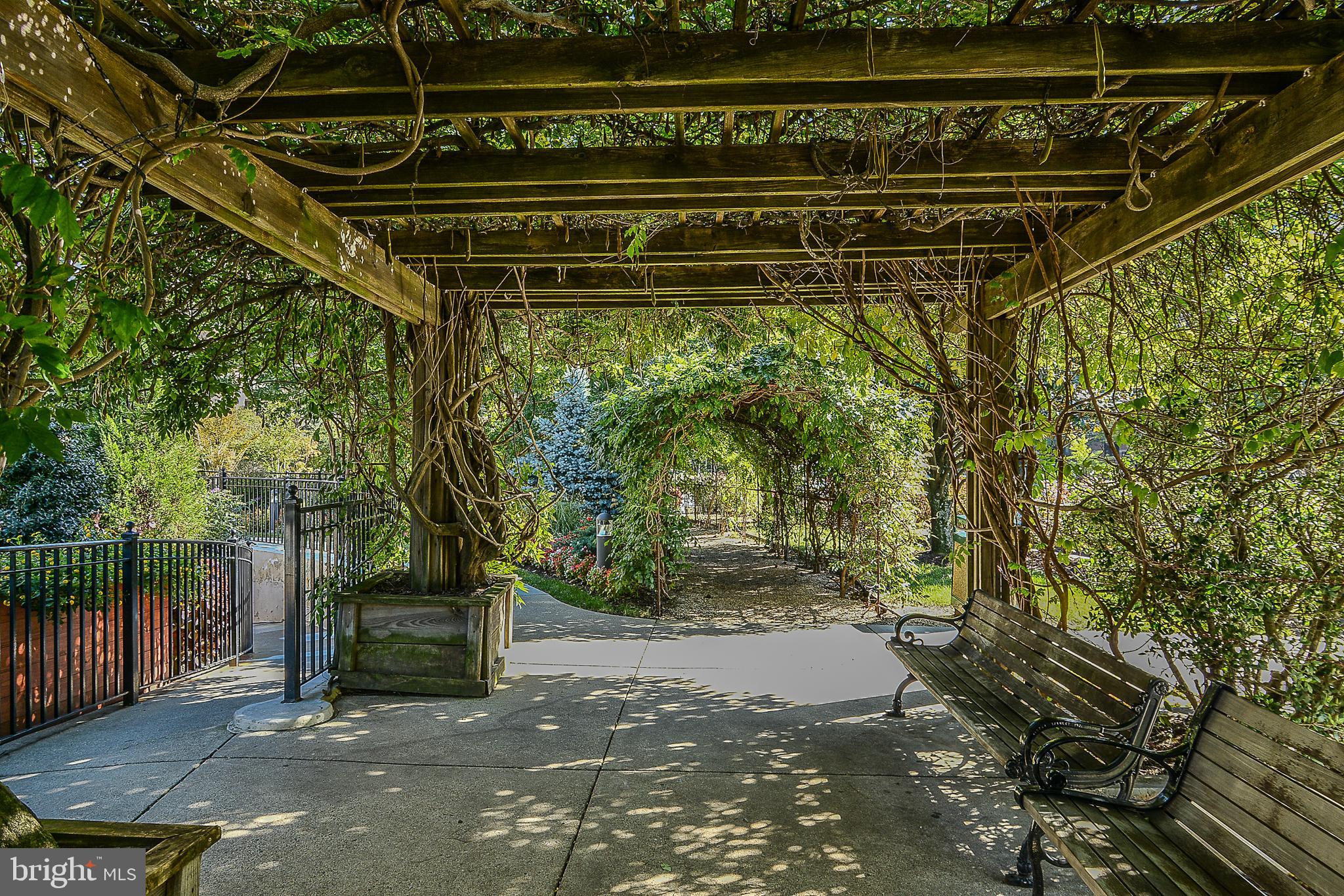 ROTONDA - Residential Lease