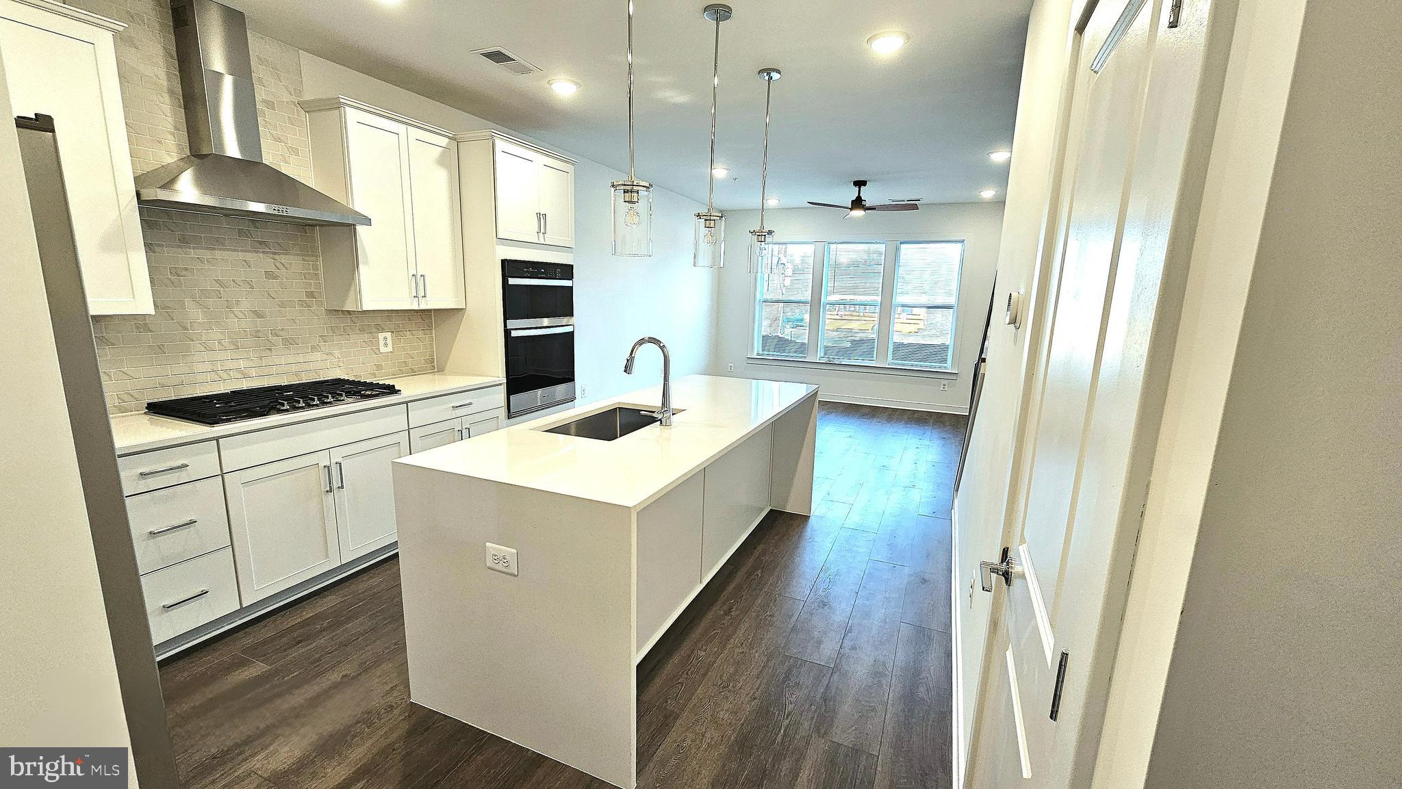 FARMSTEAD DISTRICT - Residential Lease