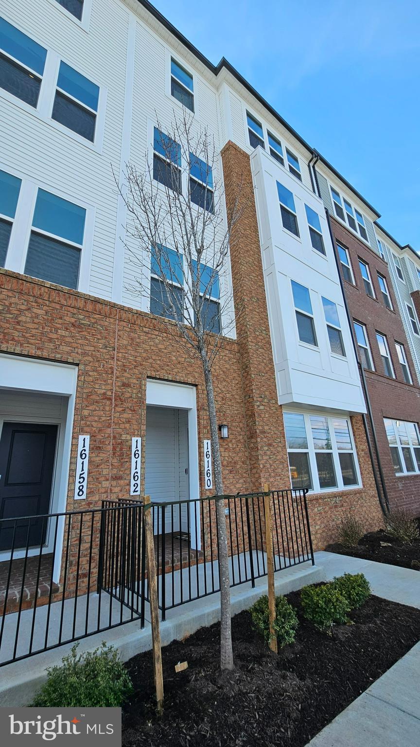 FARMSTEAD DISTRICT - Residential Lease