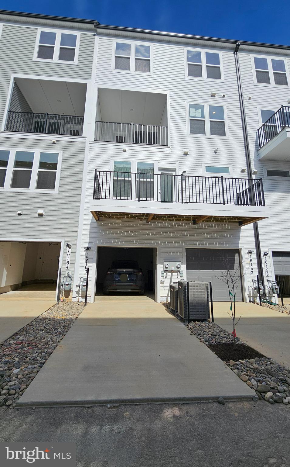 FARMSTEAD DISTRICT - Residential Lease