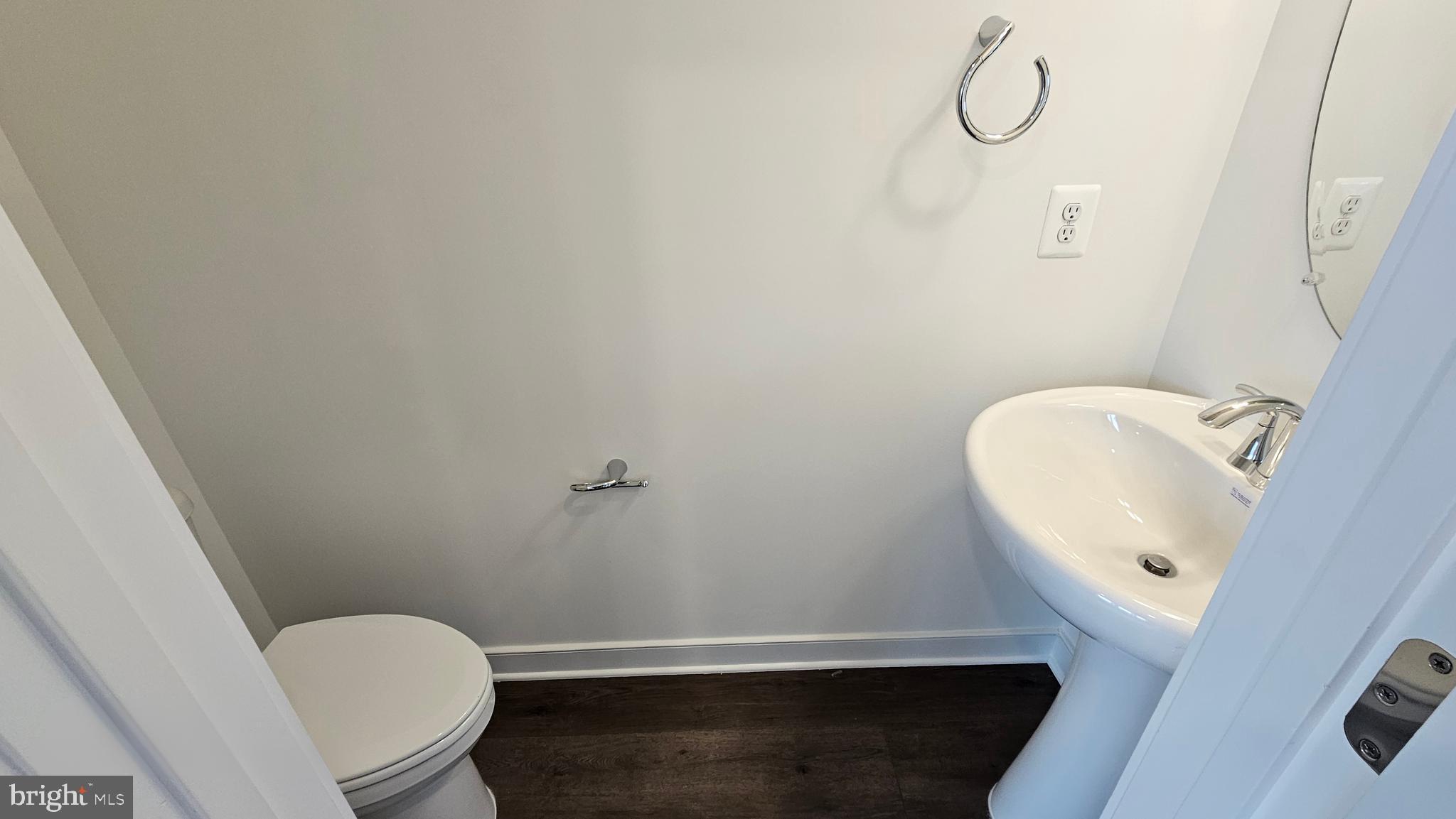 FARMSTEAD DISTRICT - Residential Lease