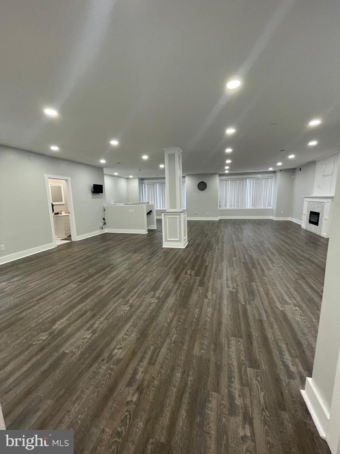 1323 LINDLEY AVENUE UNIT 2