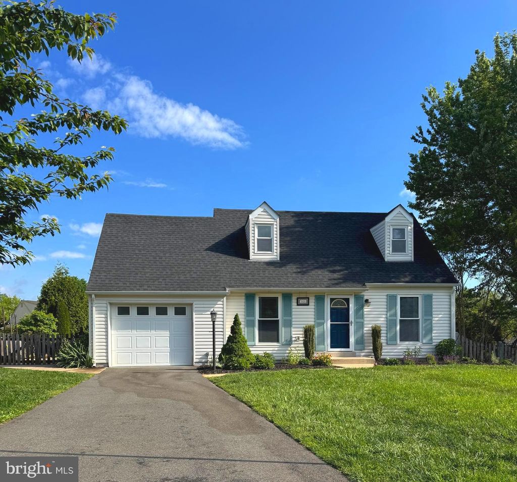 Photo of 5626 Reardon Lane, WOODBRIDGE, VA 22193 (MLS # VAPW2119344)