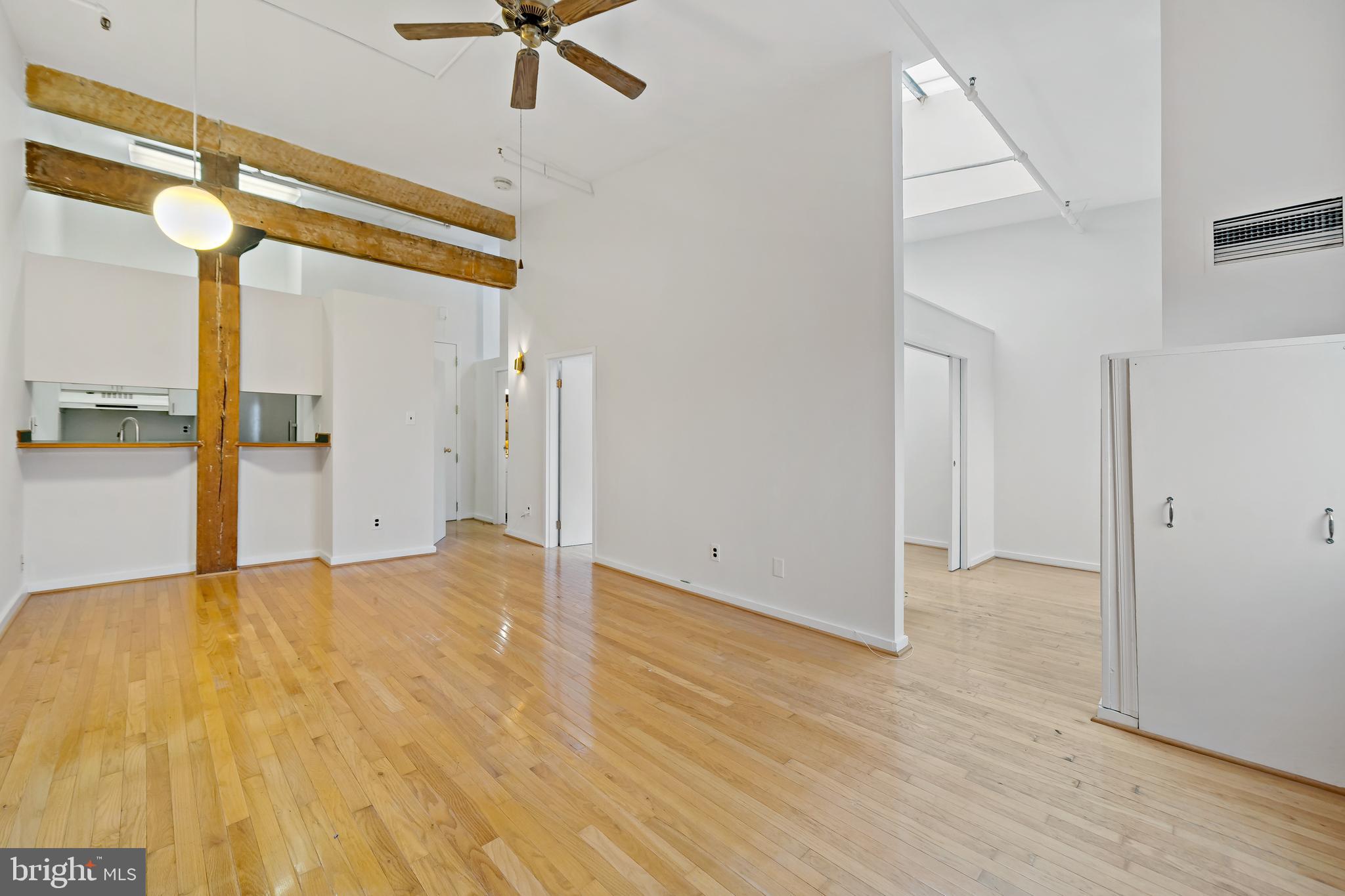 CHINATOWN - Residential Lease