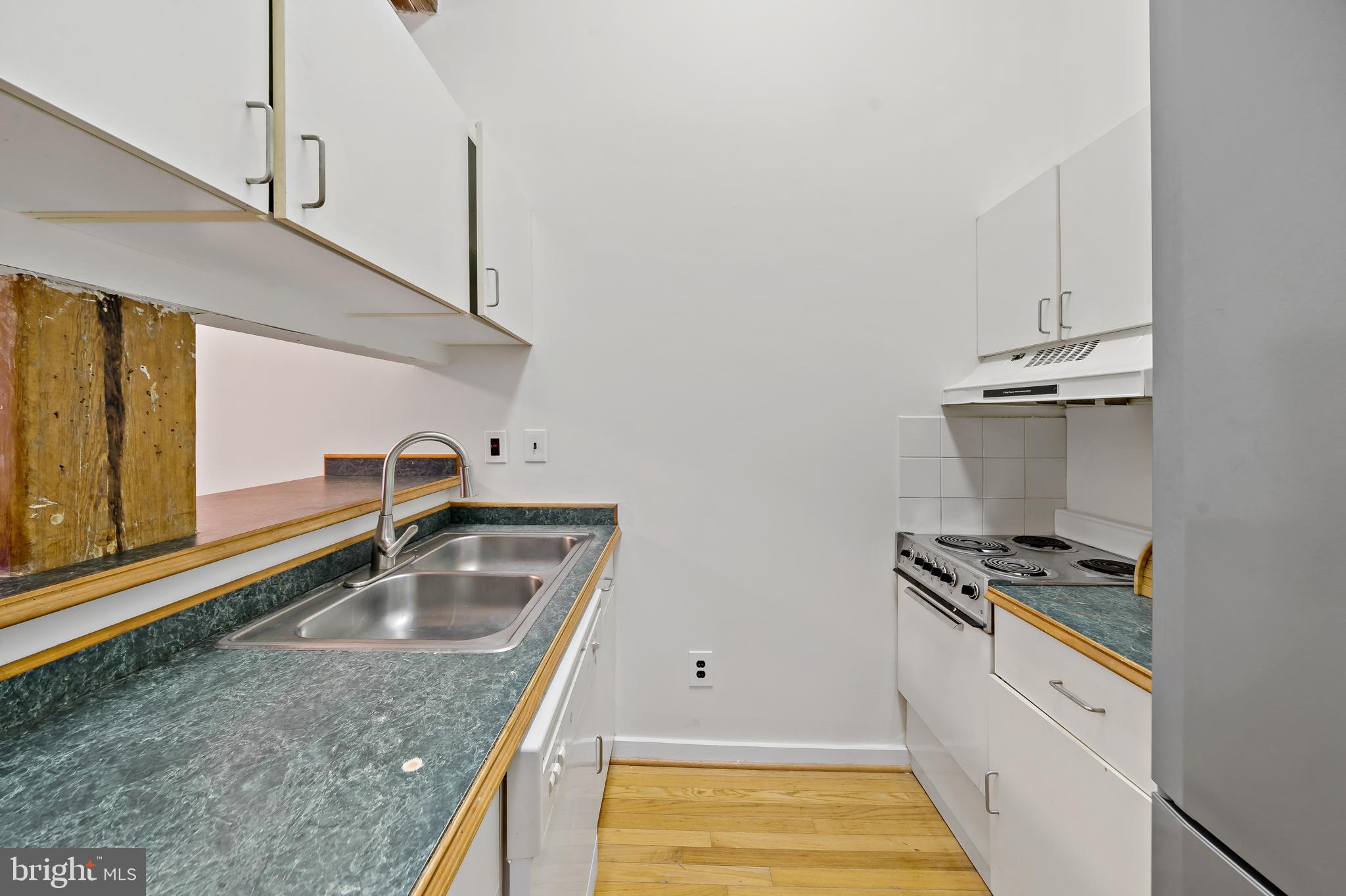 CHINATOWN - Residential Lease