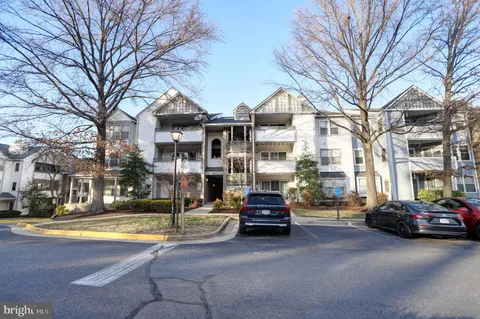 7703 Lafayette Forest Drive Unit 22, Annandale, VA MLS: VAFX2224958