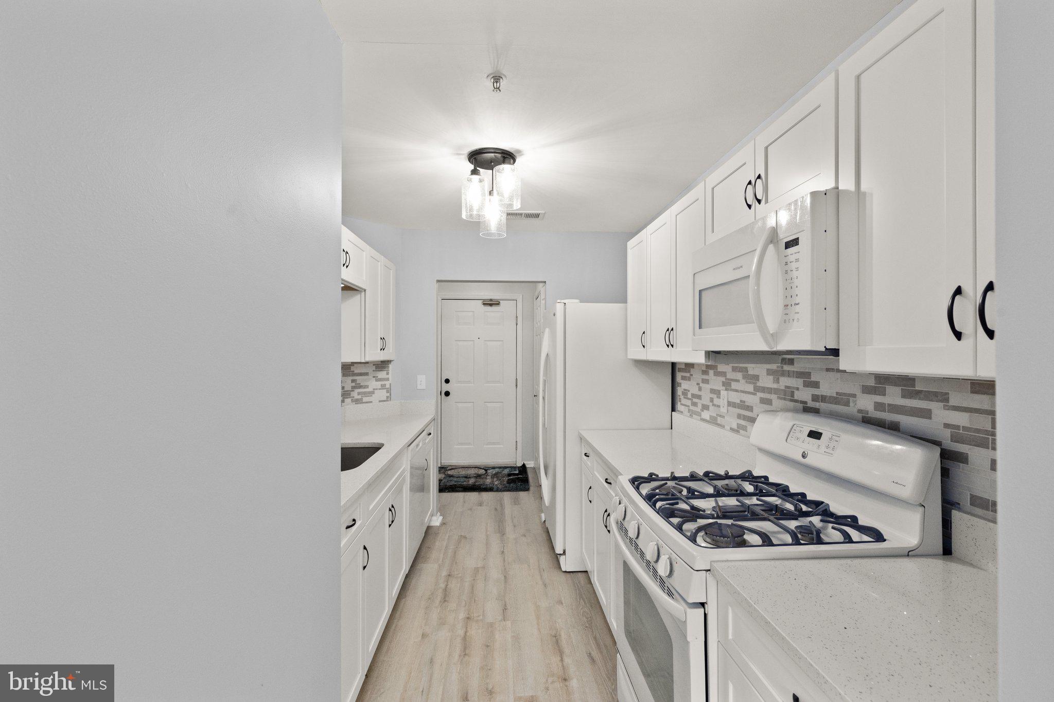 ENGLISH COUNTRY MANOR - Residential