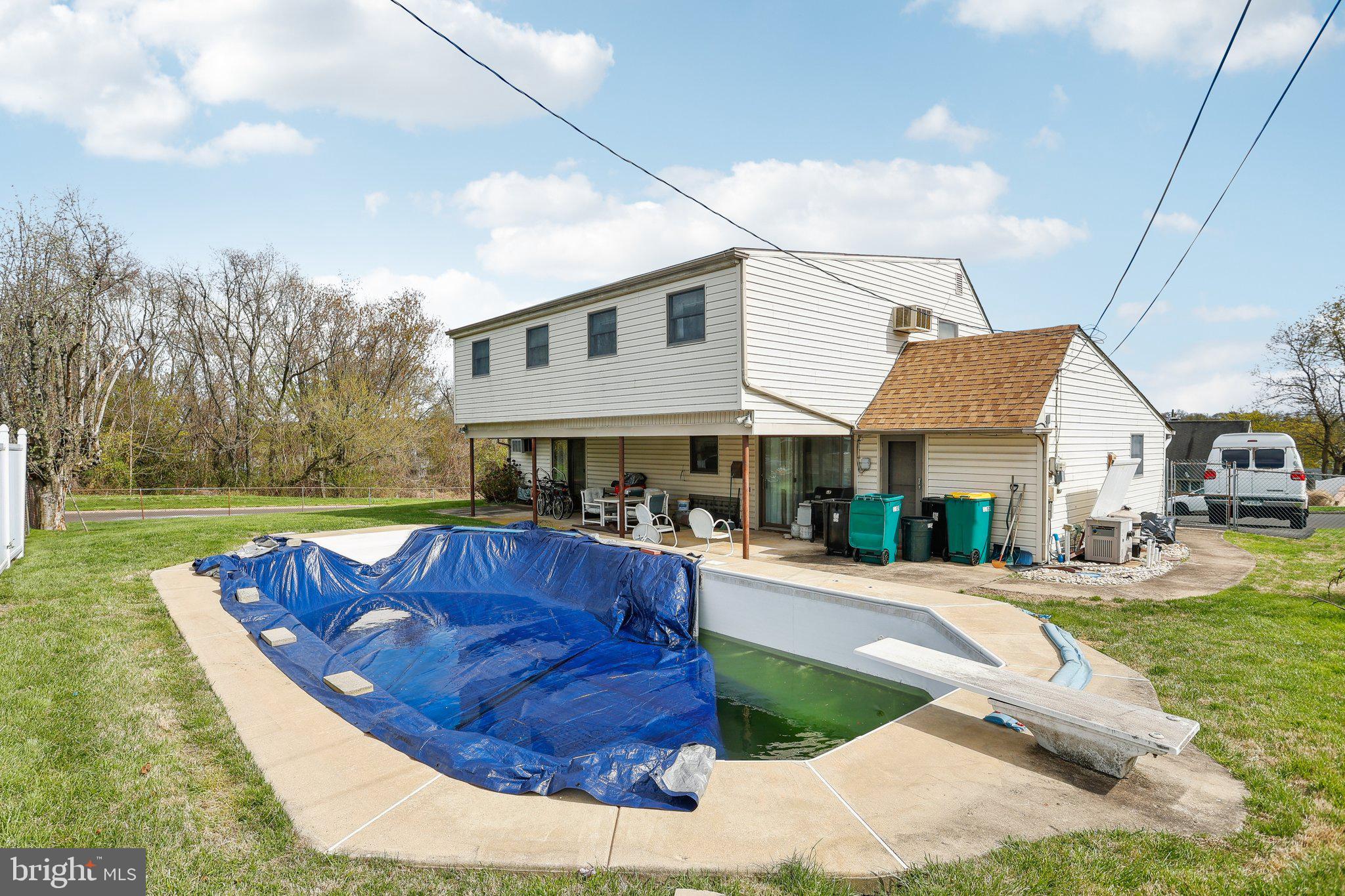 TWIN OAKS - Residential