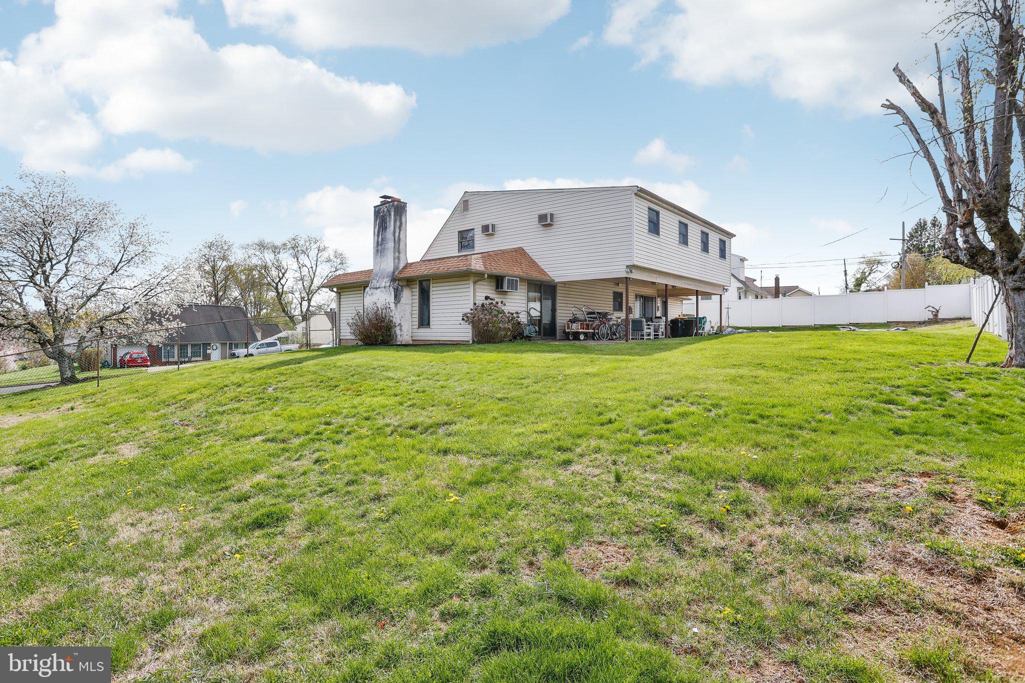 TWIN OAKS - Residential