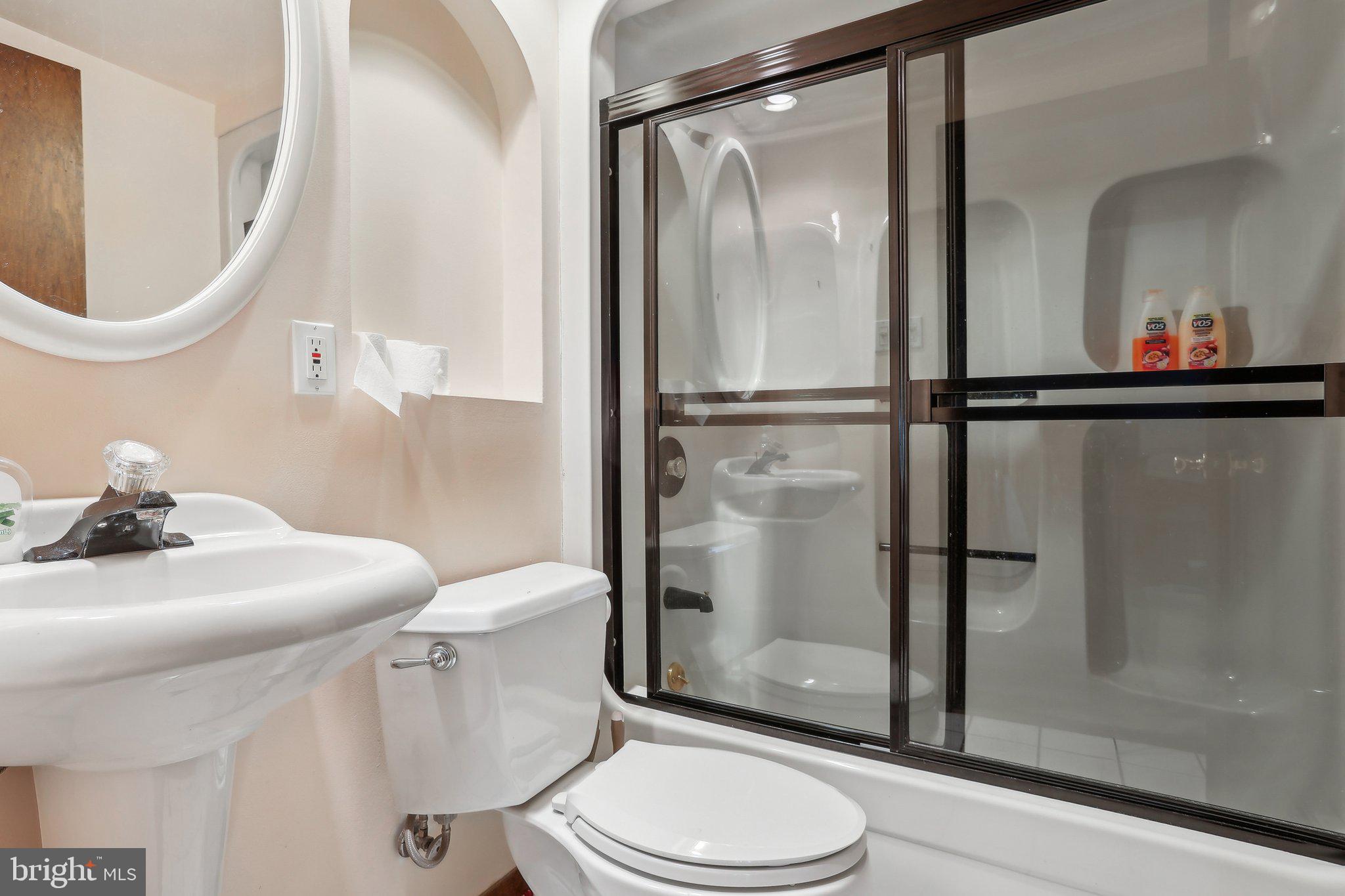 TWIN OAKS - Residential