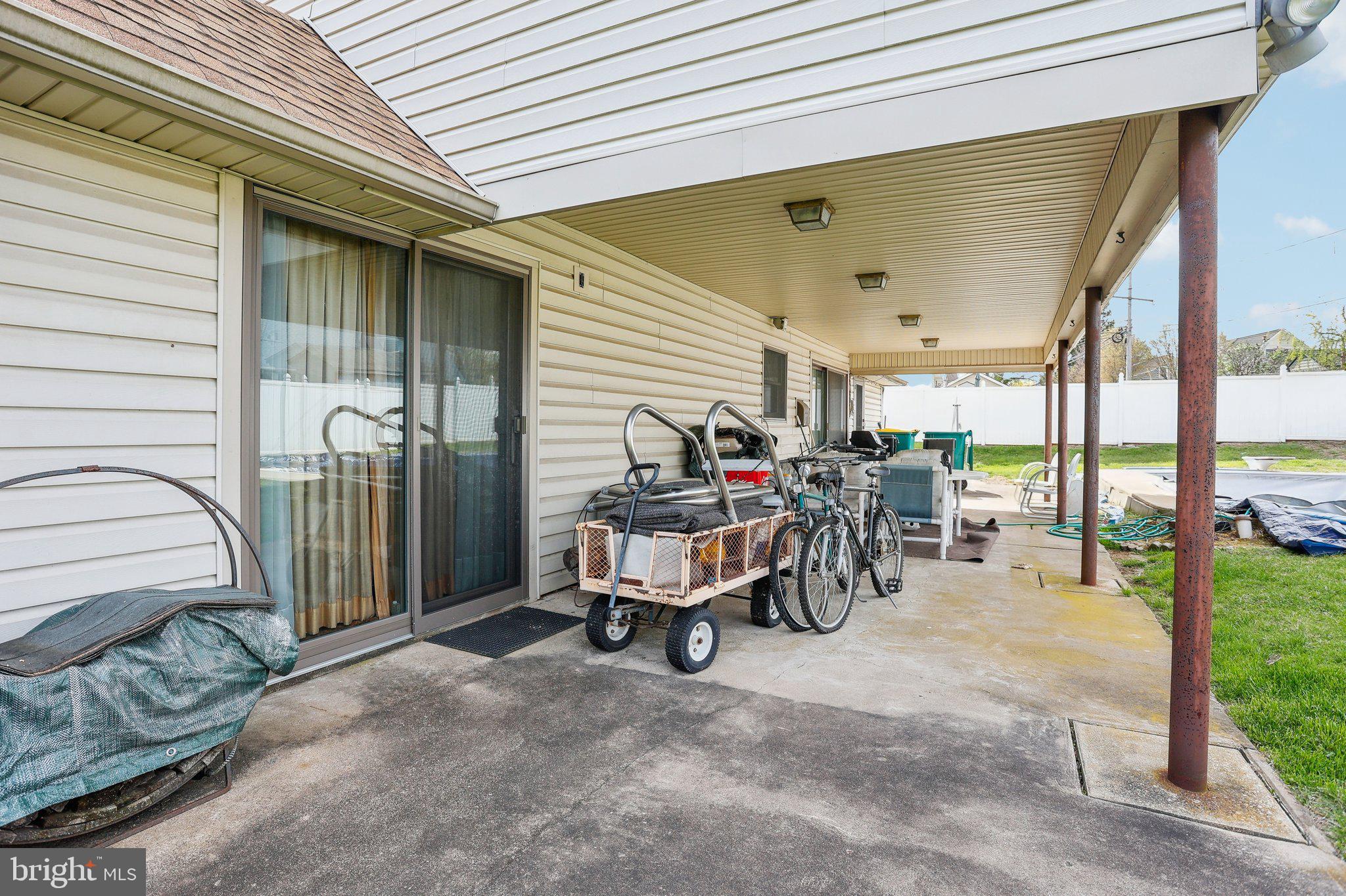 TWIN OAKS - Residential